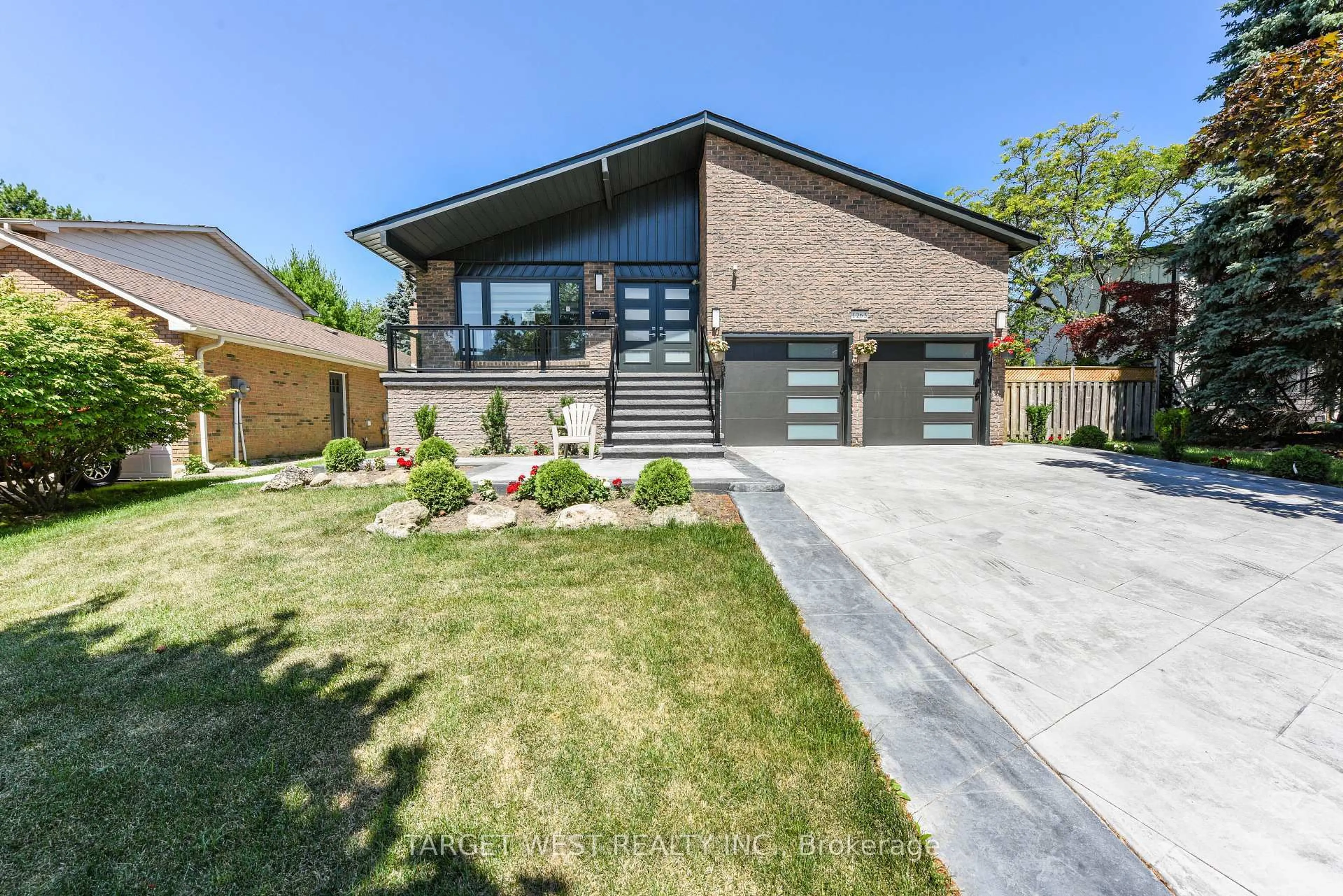 Home with brick exterior material, street for 1263 Crestdale Rd, Mississauga Ontario L5H 1X8