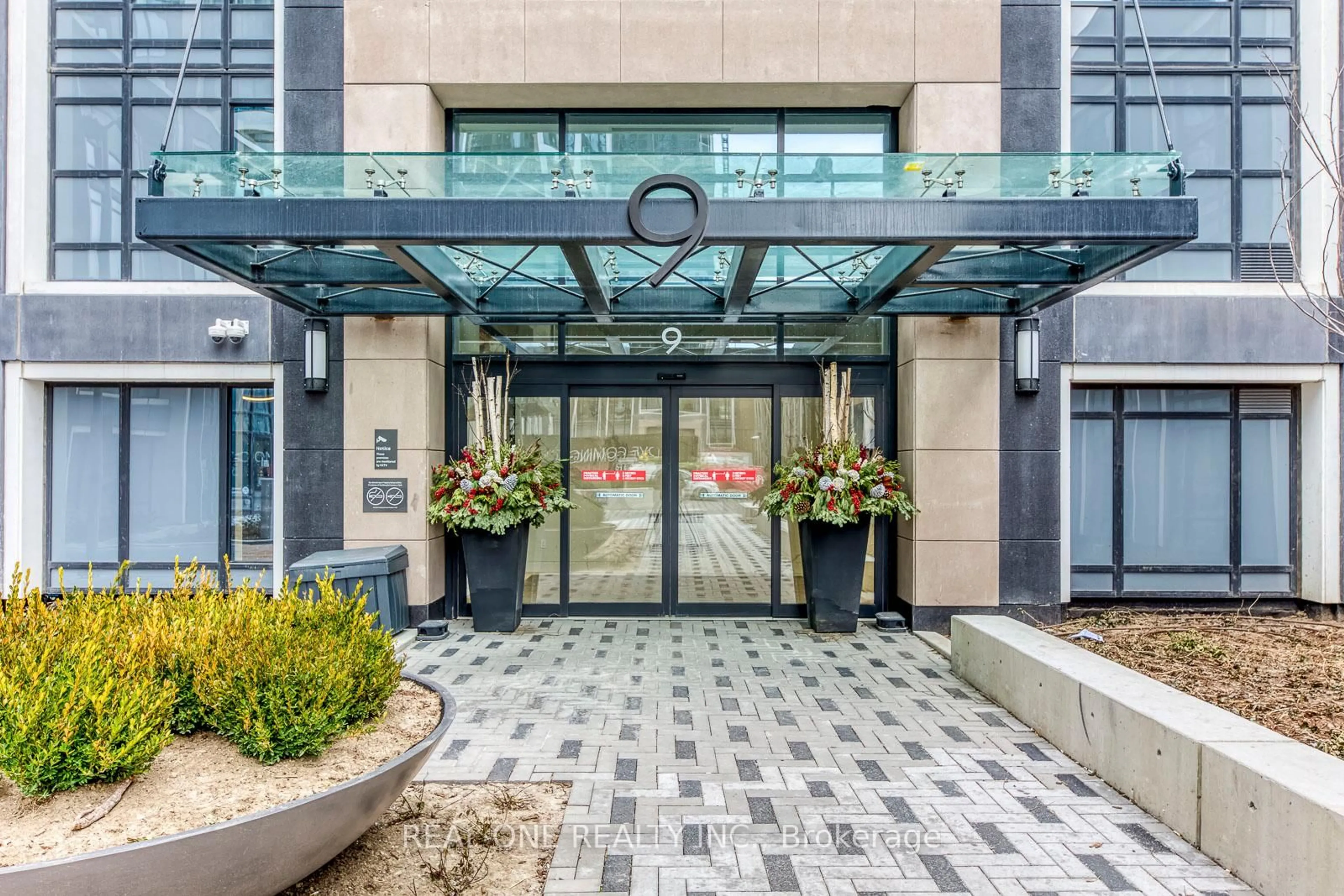 Indoor foyer for 9 Mabelle Ave #616, Toronto Ontario M9A 0E1