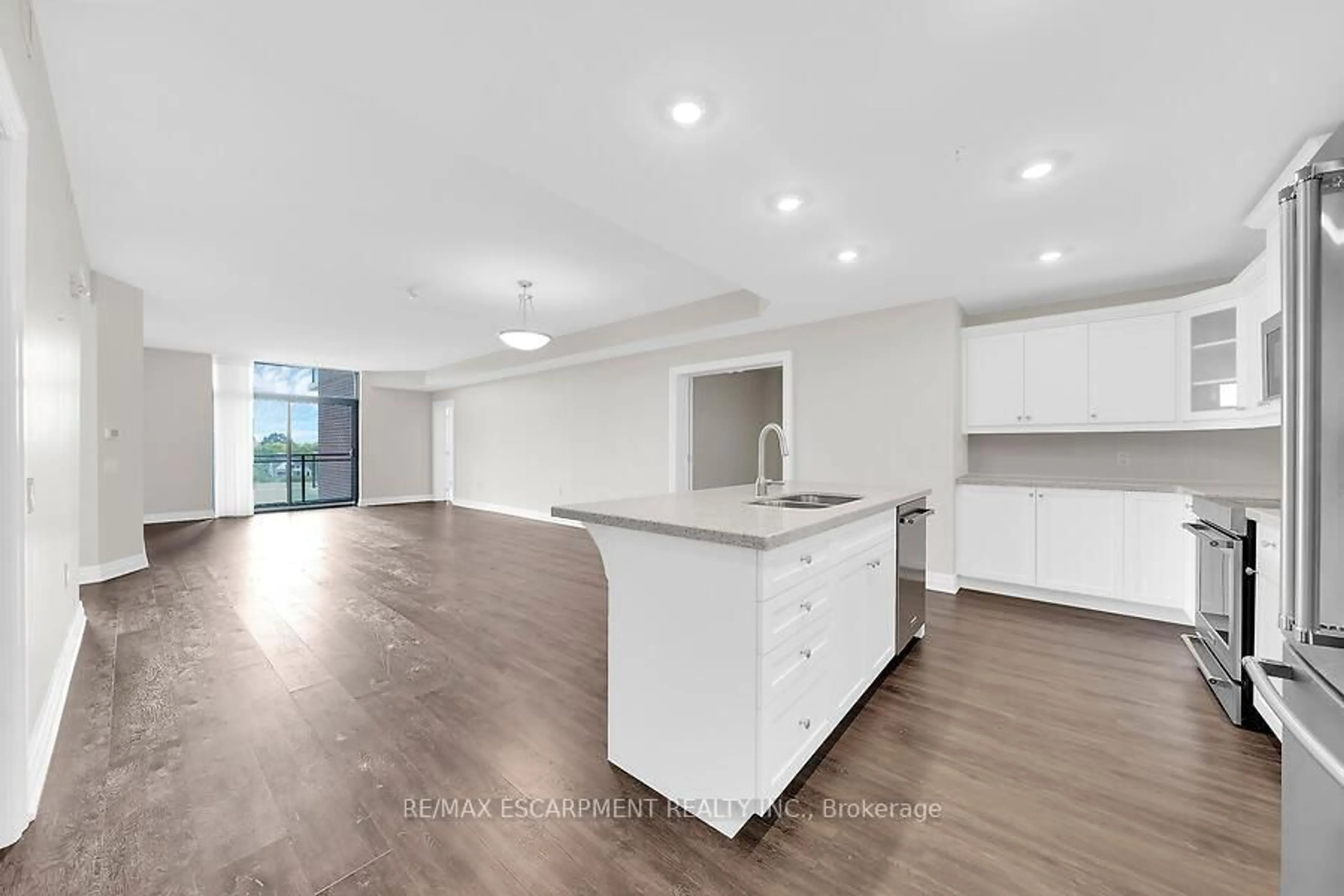 Open concept kitchen, unknown for 3290 New St #418, Burlington Ontario L7N 1M8