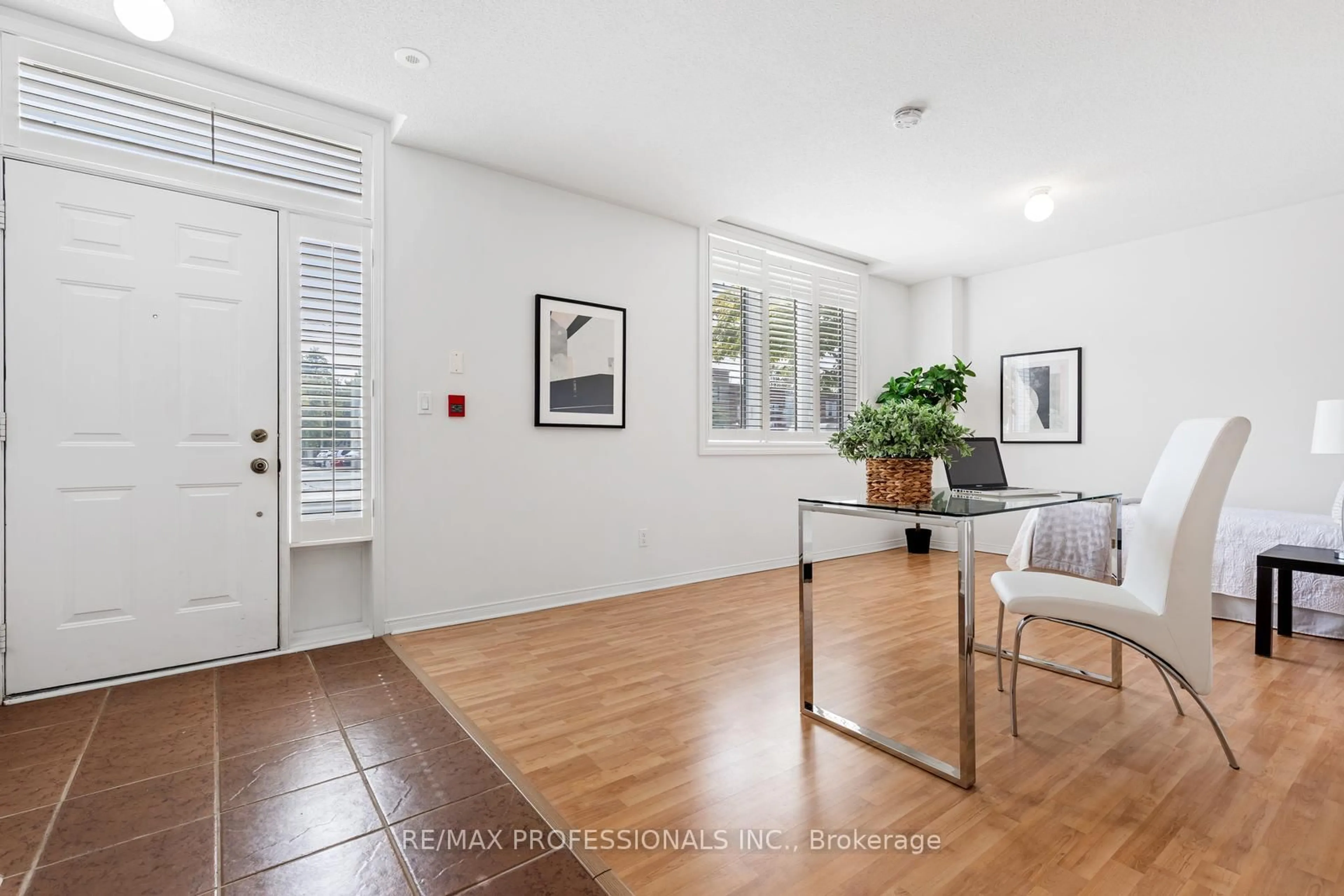 Indoor entryway for 3400 Lake Shore Blvd #104, Toronto Ontario M8W 4Z9