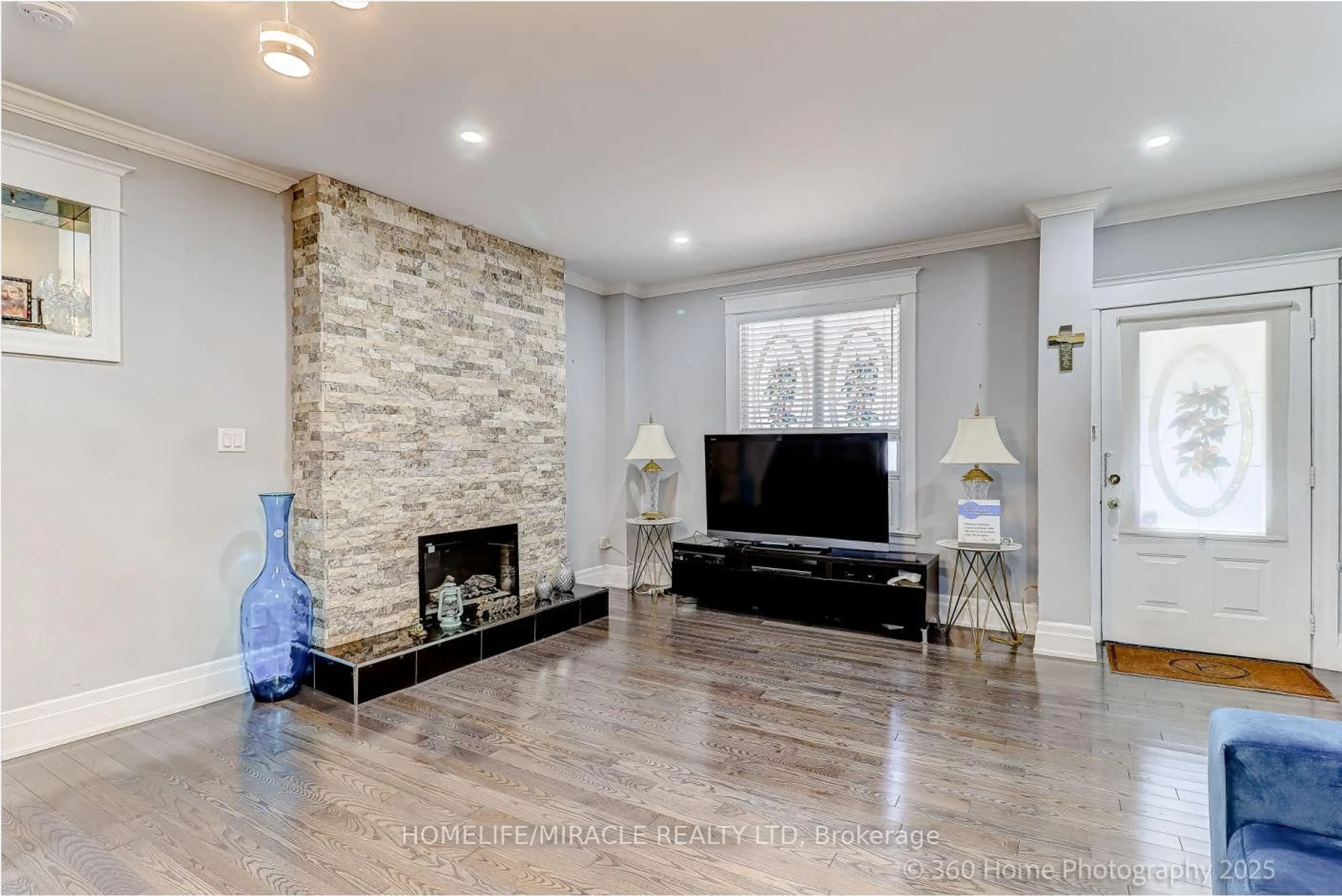Unknown for 212 Symington Ave, Toronto Ontario M6P 3W6