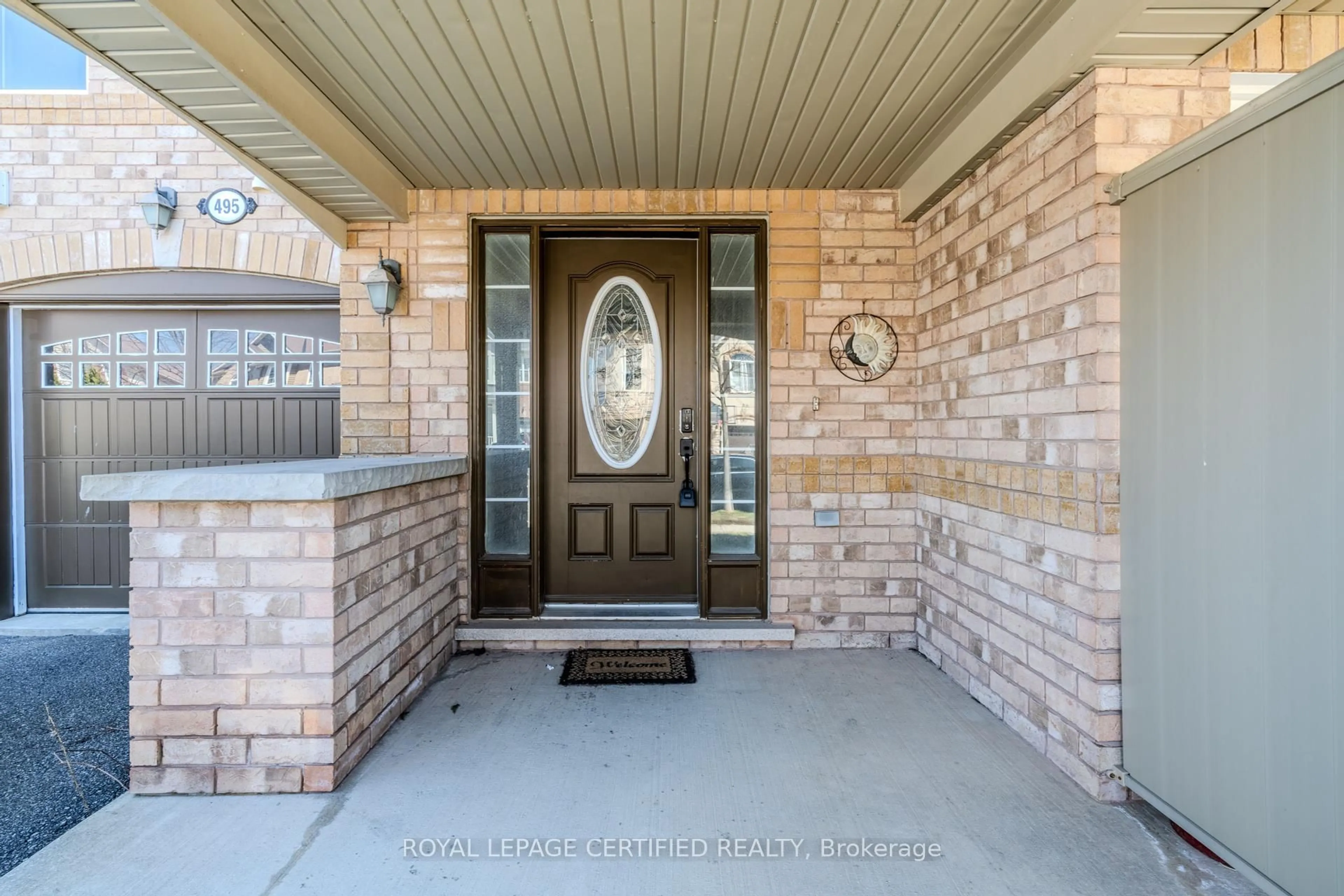 Indoor entryway for 495 Mcjannett Ave, Milton Ontario L9T 7T8