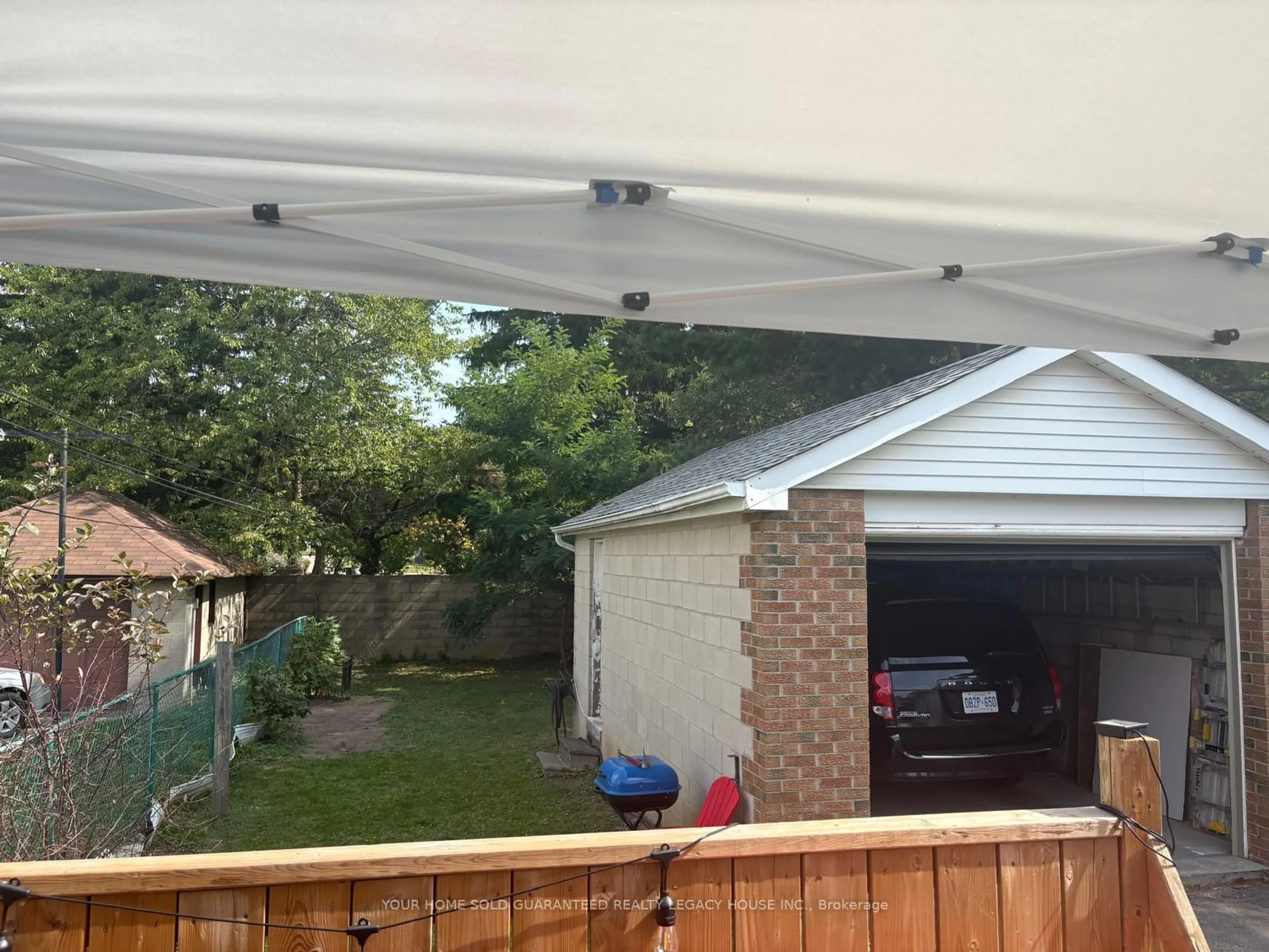 Unknown for 627 McRoberts Ave, Toronto Ontario M6E 4R5