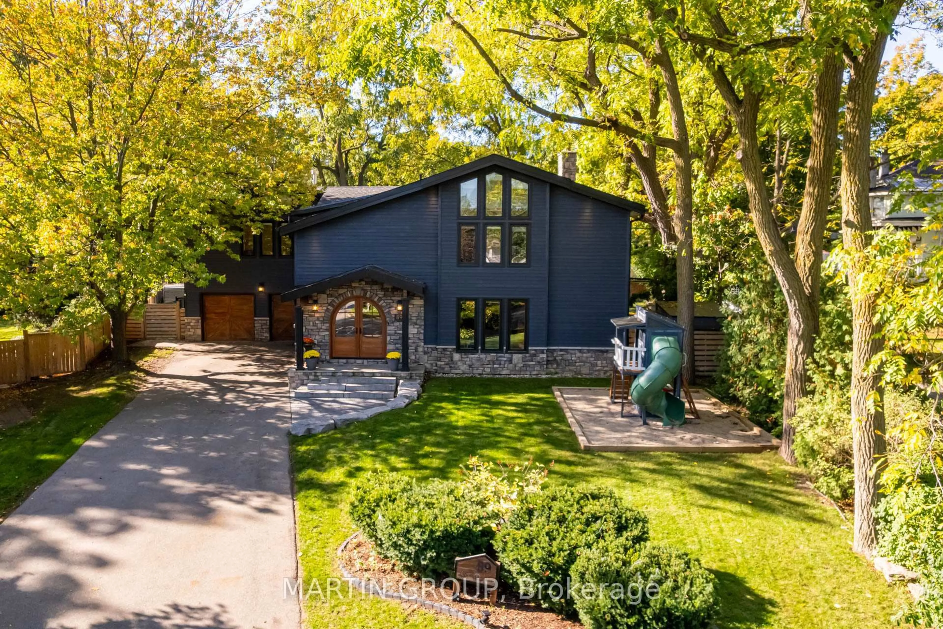 A pic from outside/outdoor area/front of a property/back of a property/a pic from drone, unknown for 89 Germorda Dr, Oakville Ontario L6H 2P9
