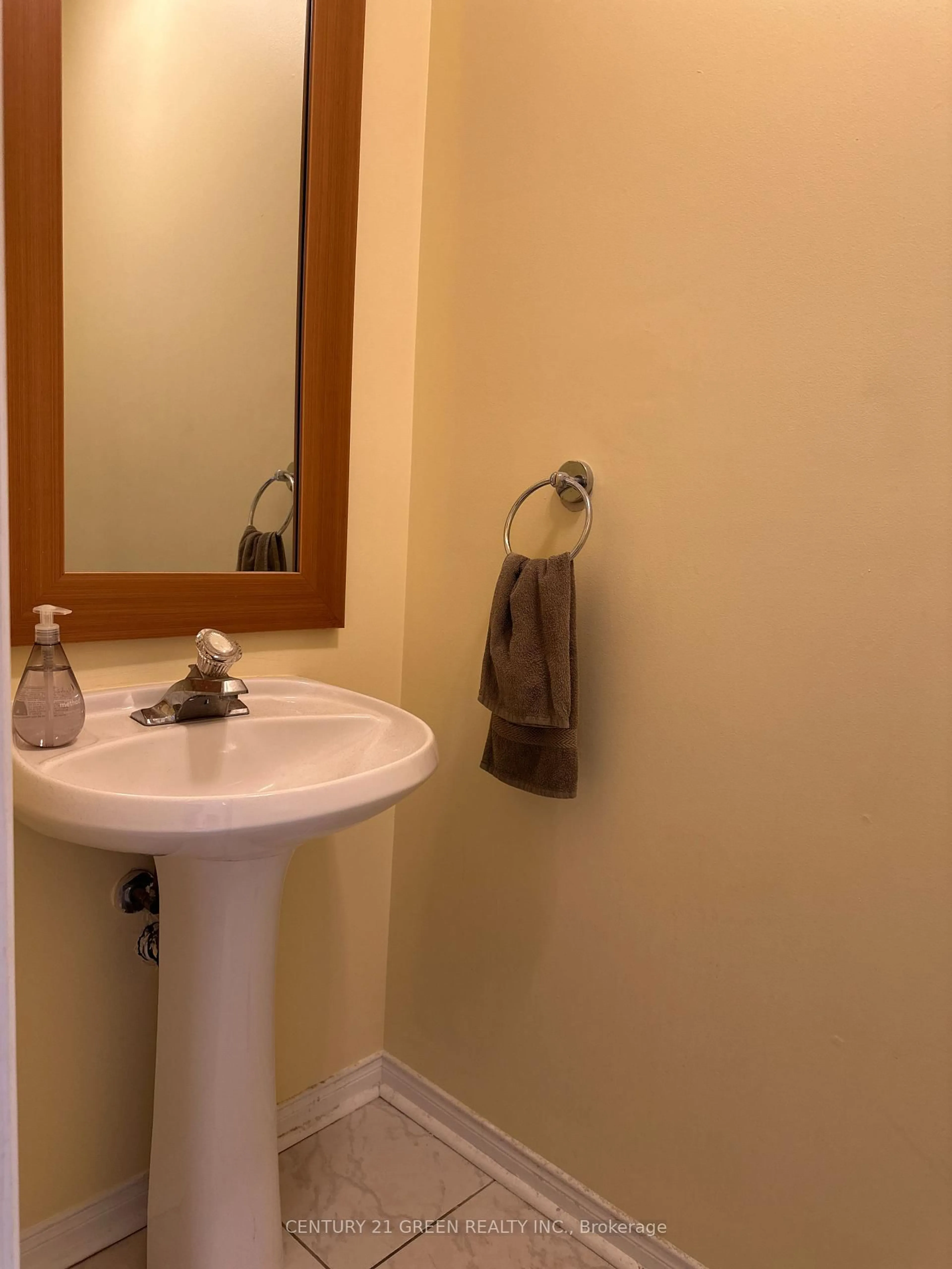 Standard bathroom, unknown for 5530 Glen Erin Dr #28, Mississauga Ontario L5M 6E8