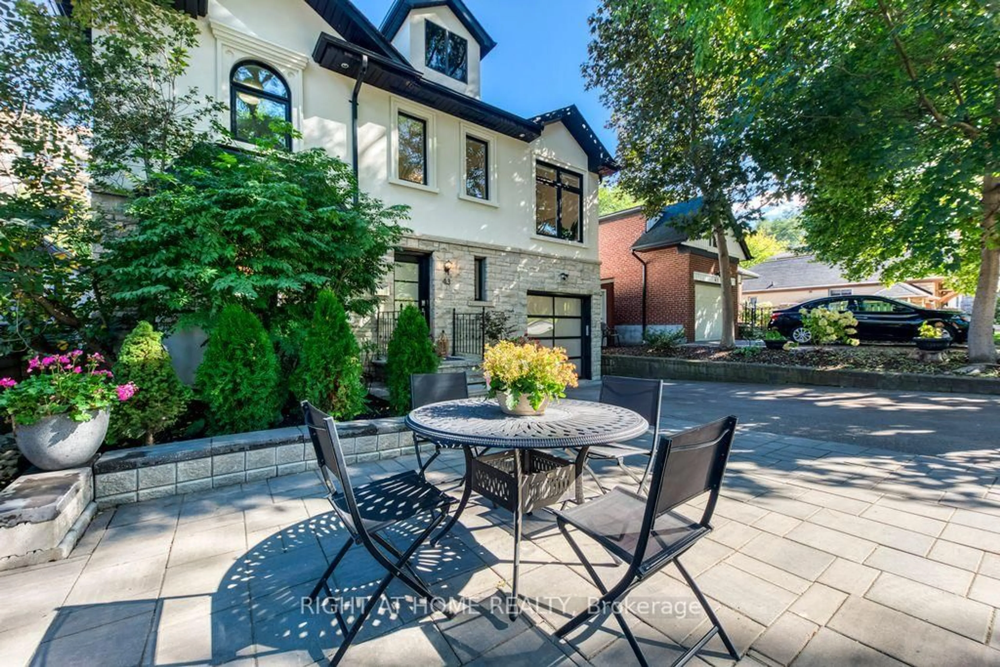 Patio, street for 43 South Kingsway, Toronto Ontario M6S 3T2