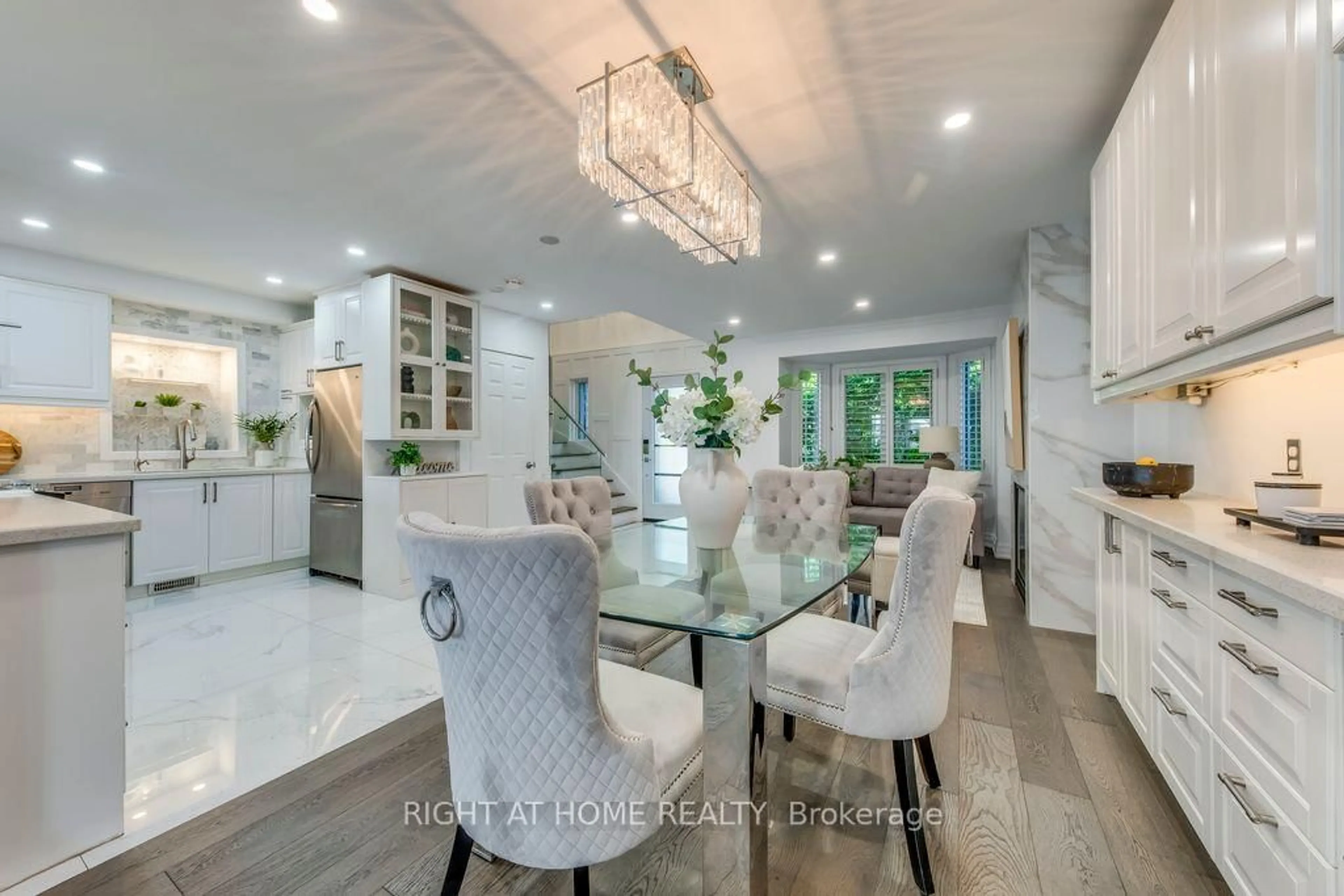 Dining room, unknown for 43 South Kingsway, Toronto Ontario M6S 3T2