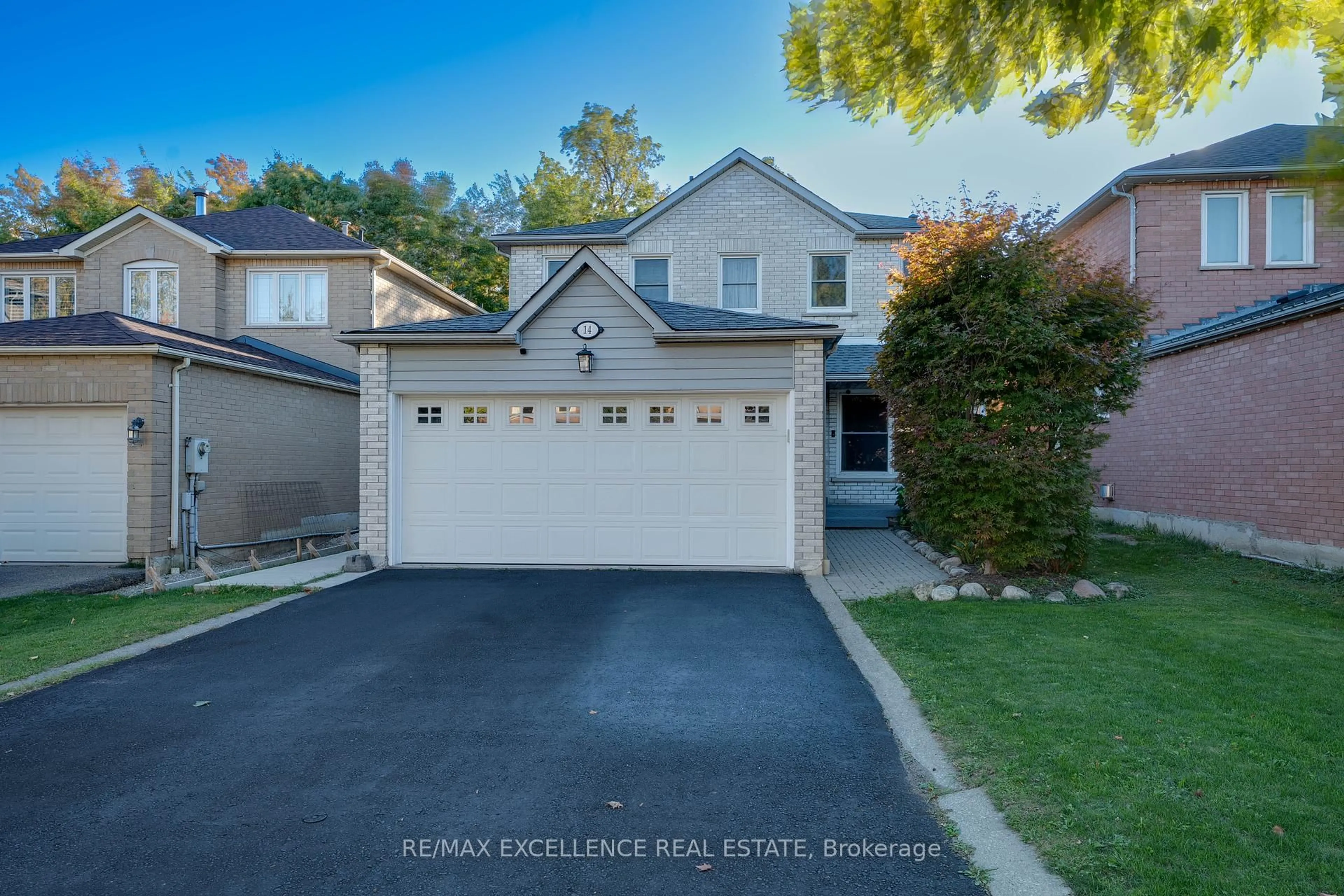 A pic from outside/outdoor area/front of a property/back of a property/a pic from drone, street for 14 Nymark Pl, Brampton Ontario L6S 5T6