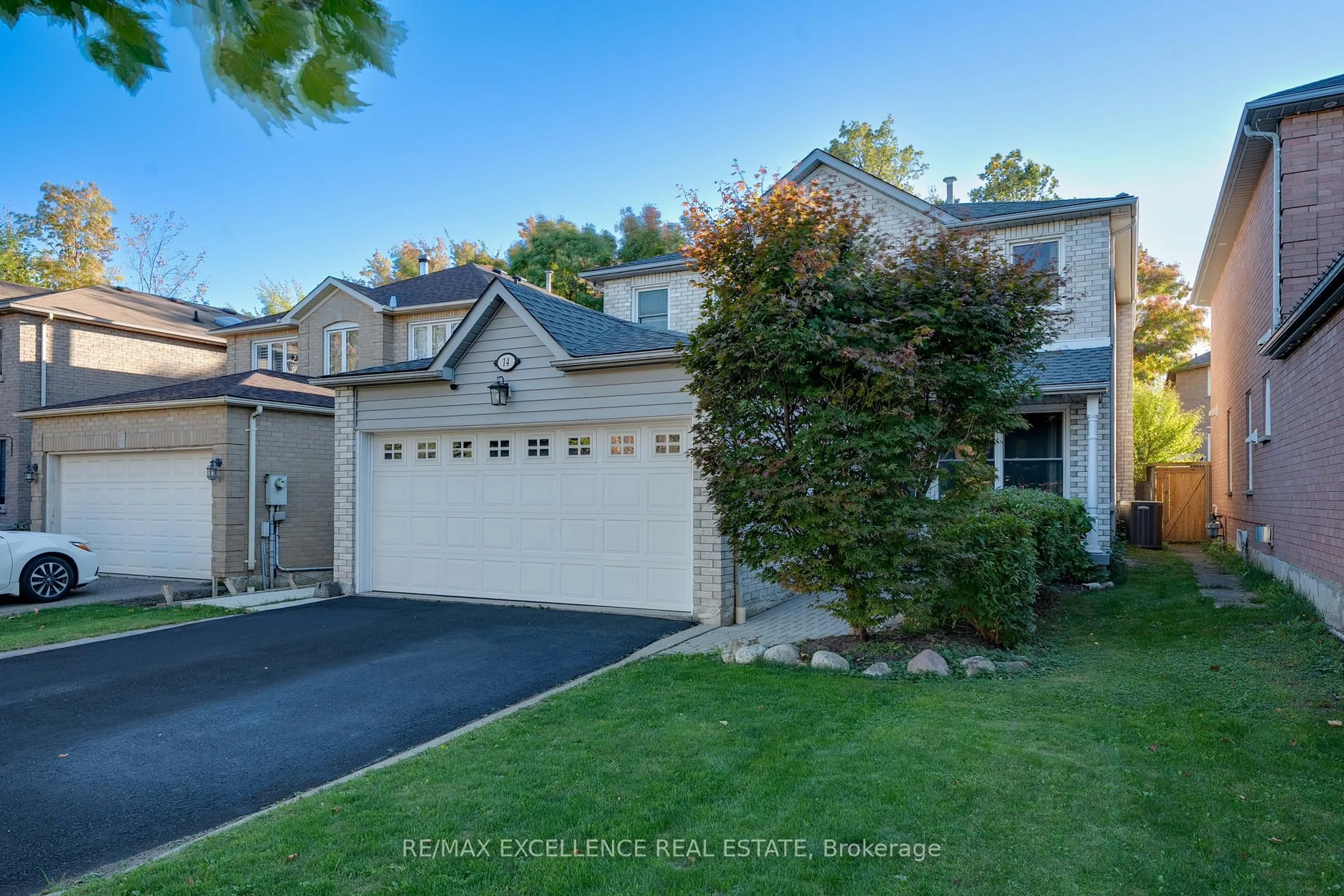 A pic from outside/outdoor area/front of a property/back of a property/a pic from drone, street for 14 Nymark Pl, Brampton Ontario L6S 5T6