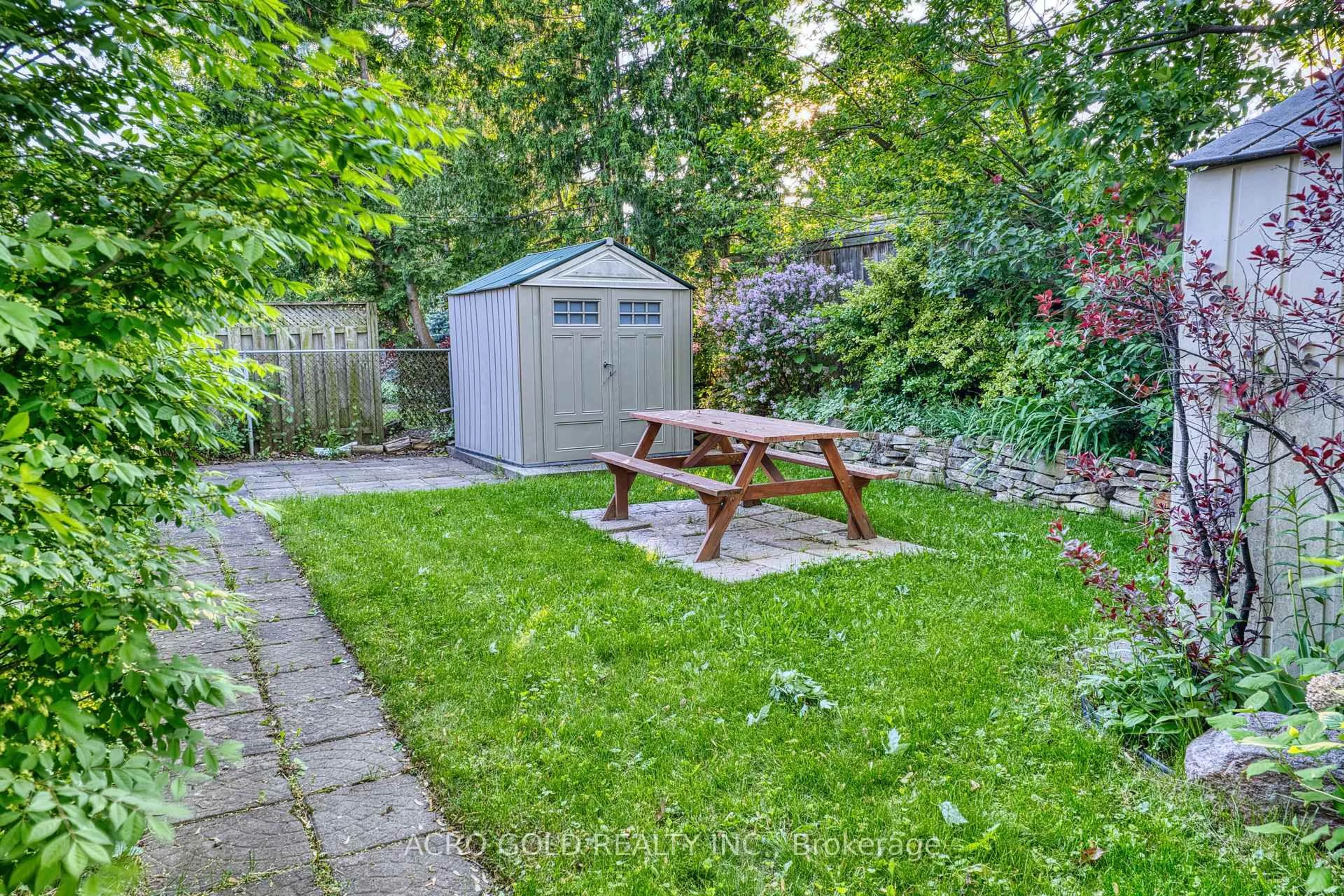 Patio, street for 10 Kennebec Cres, Toronto Ontario M9W 2R7