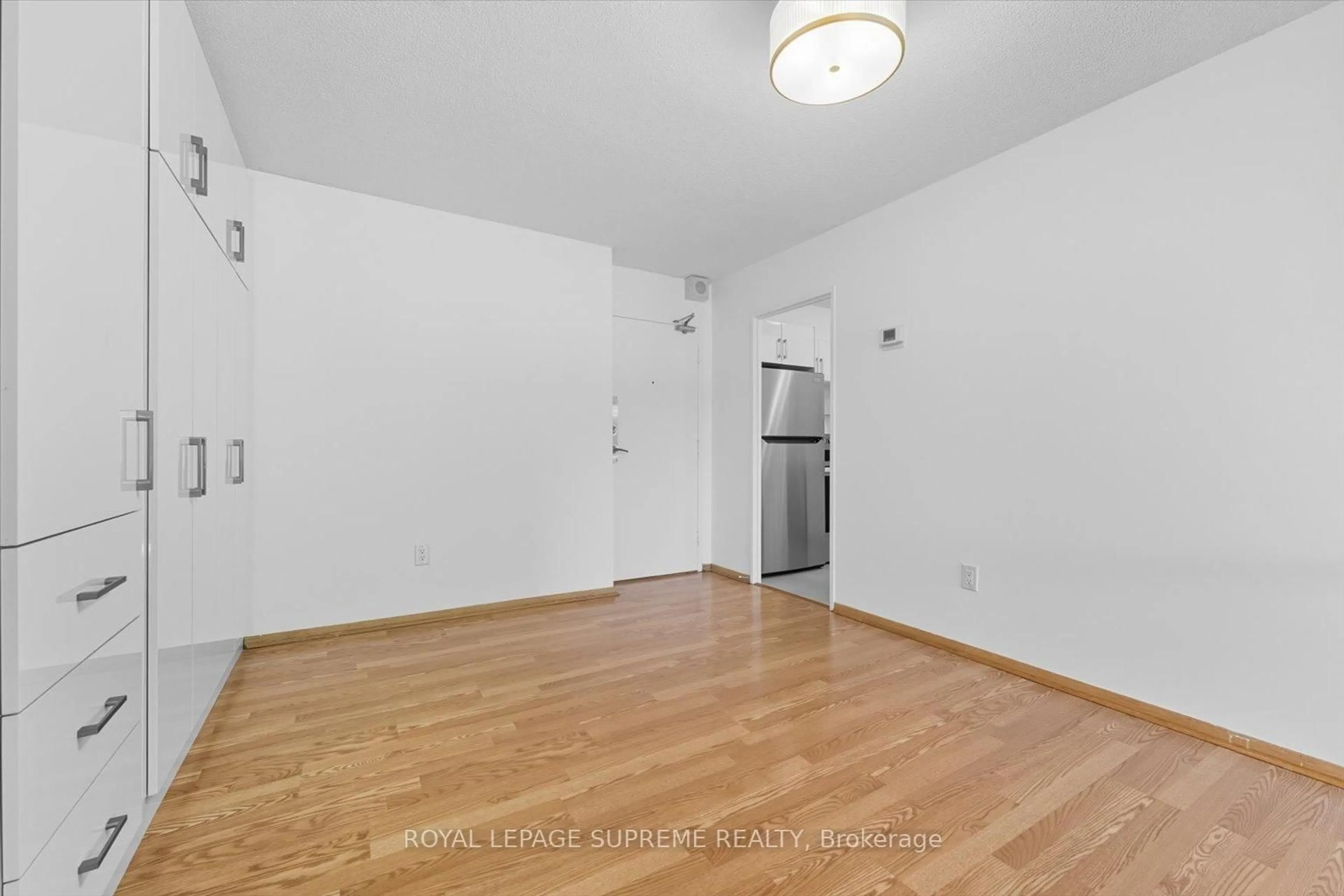 A pic of a room for 270 Scarlett Rd #107, Toronto Ontario M6N 4X7