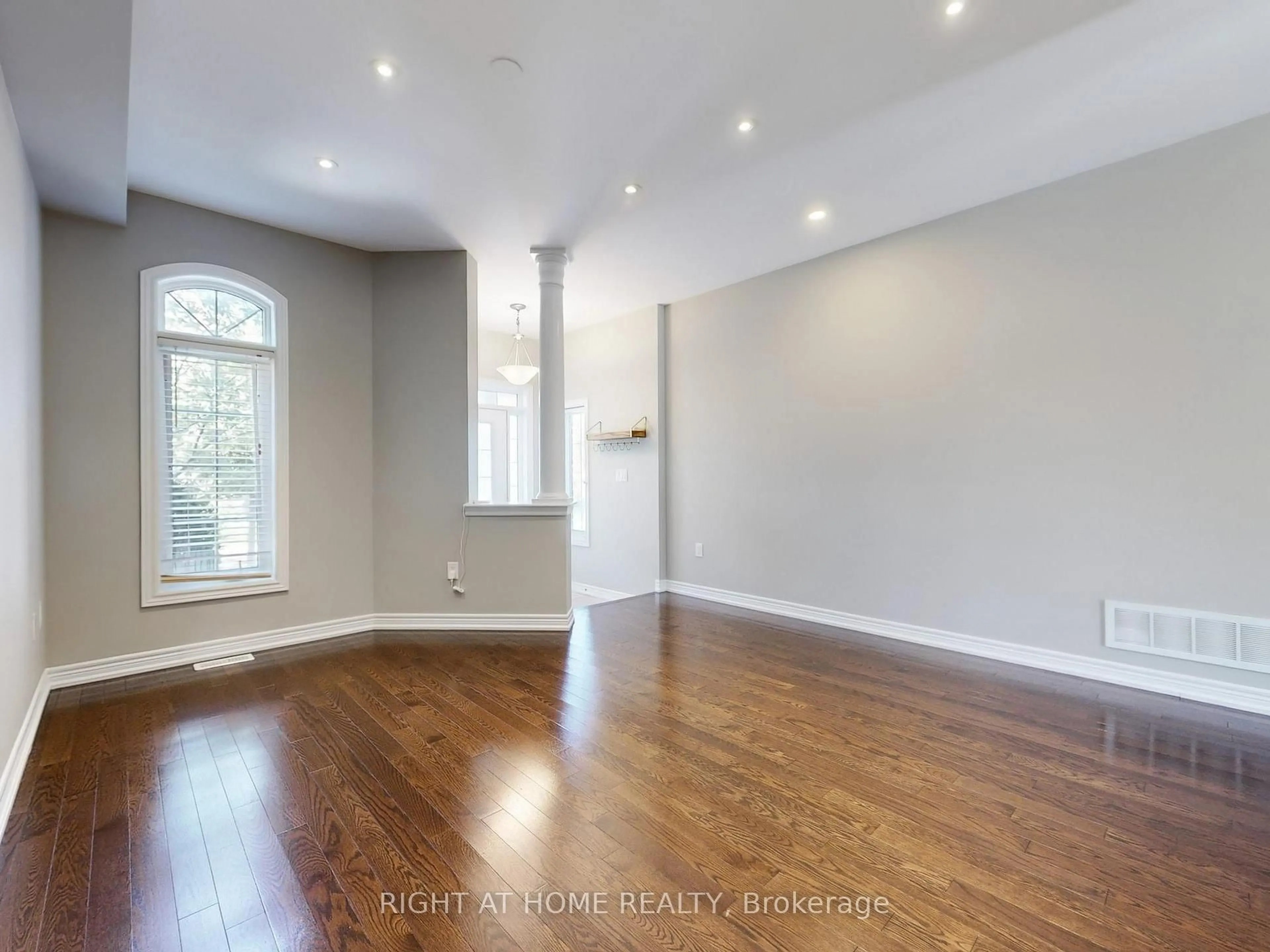 A pic of a room for 537 Vaughan Crt, Milton Ontario L9T 8A7