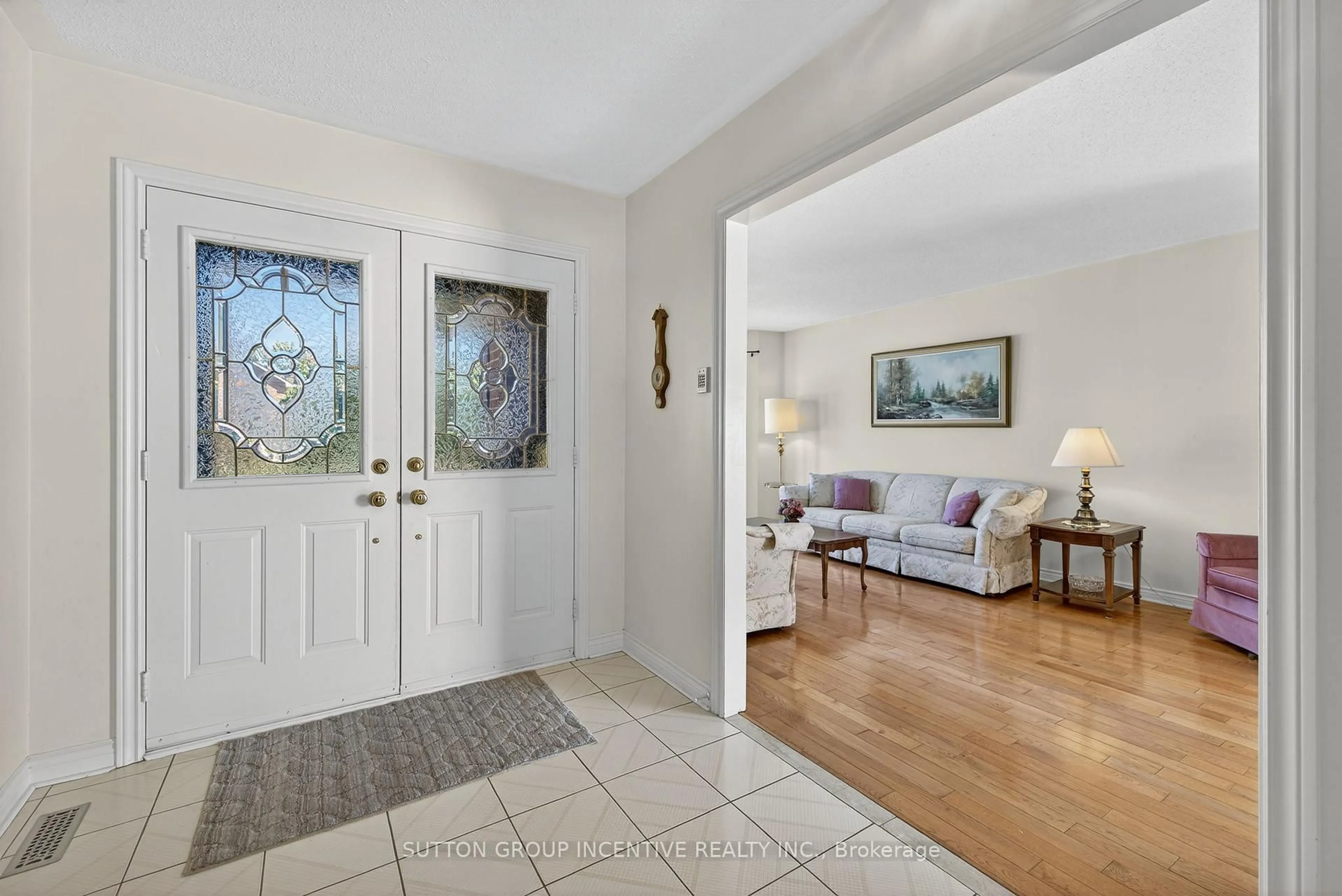 Indoor entryway for 21 Hartford Tr, Brampton Ontario L6W 4K2