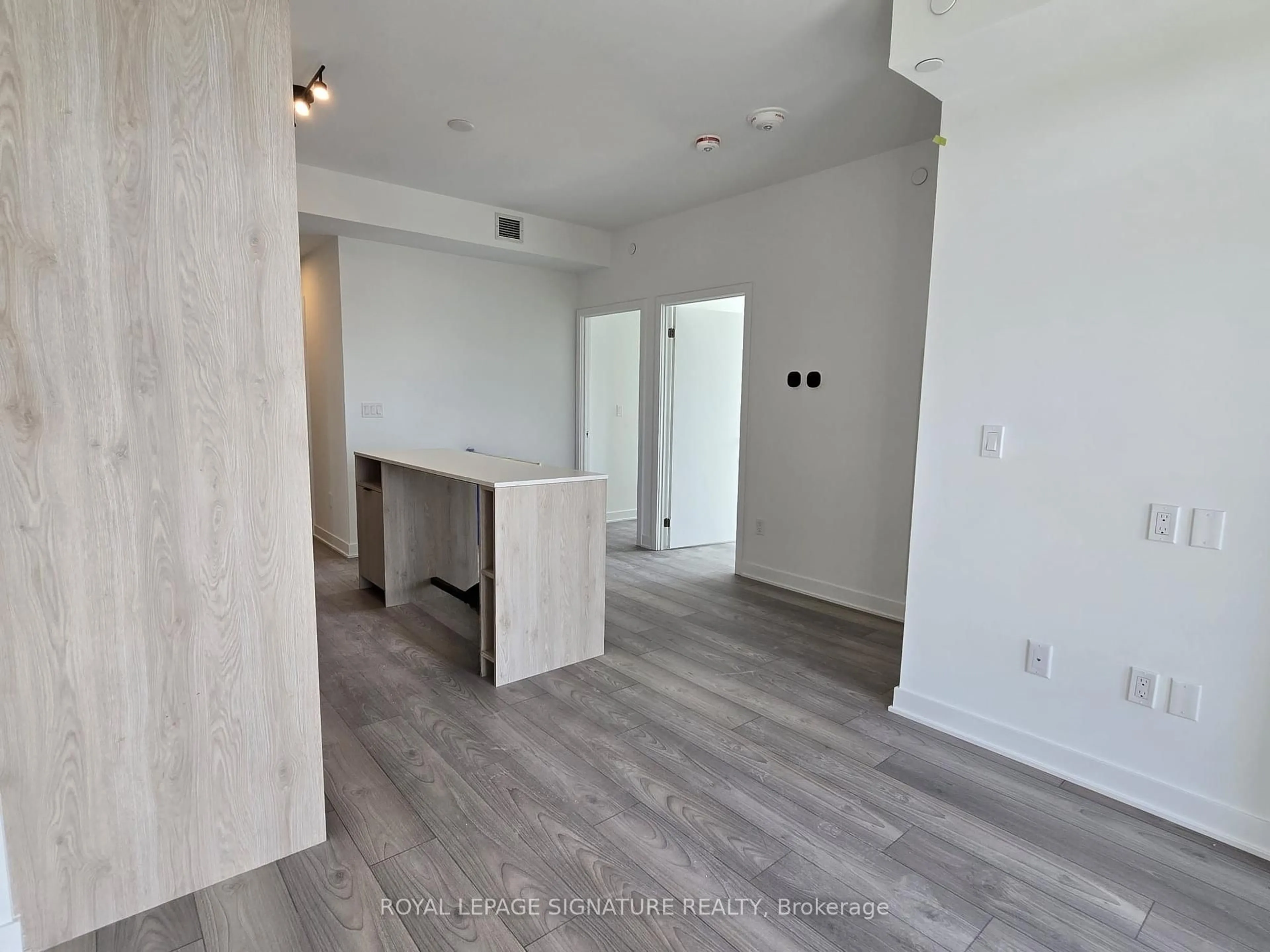 A pic of a room for 1007 The Queensway Ave #314, Toronto Ontario M8Z 0H4