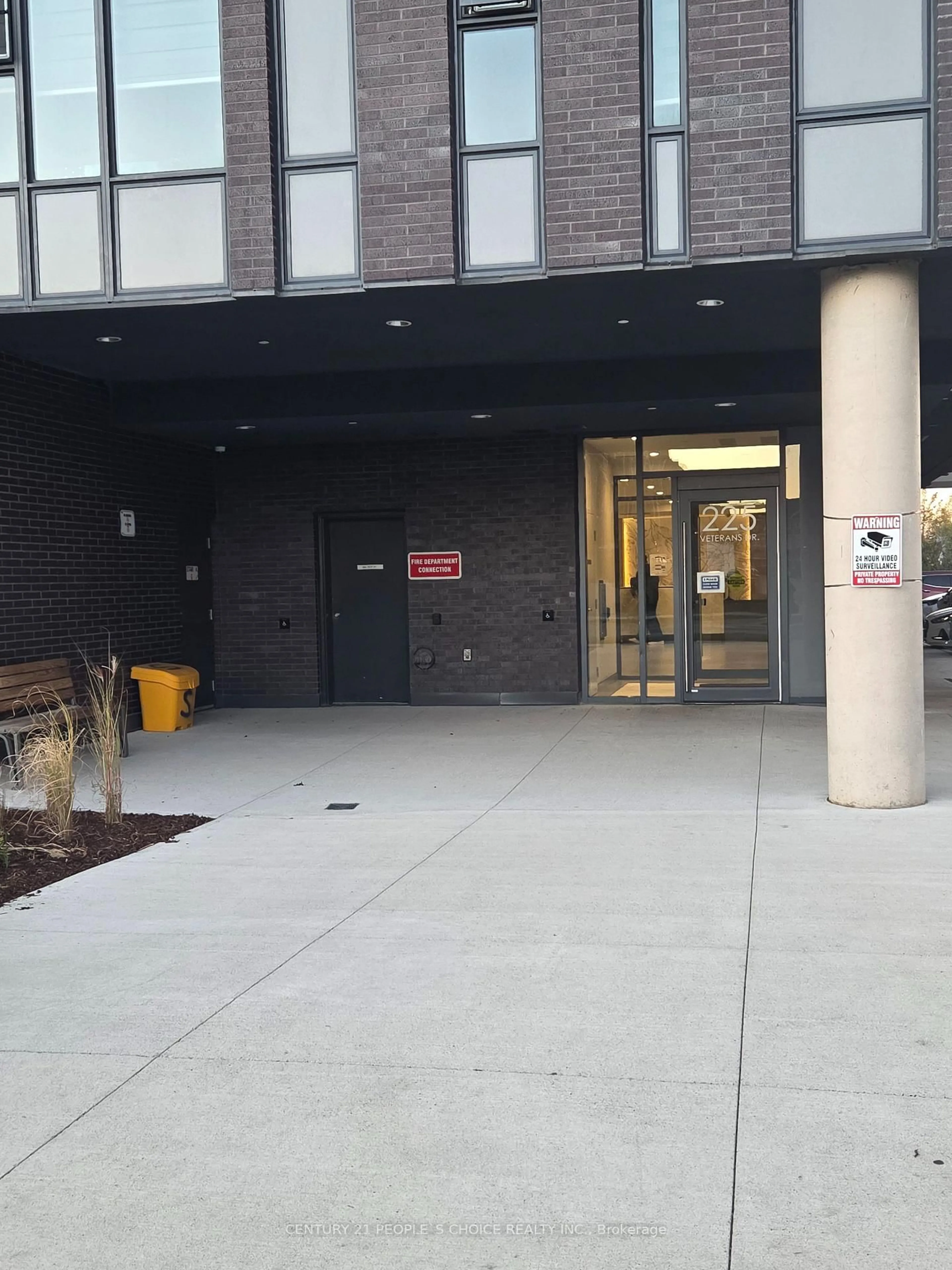 Indoor foyer for 225 Veterans Dr #1203, Brampton Ontario L7A 5L7