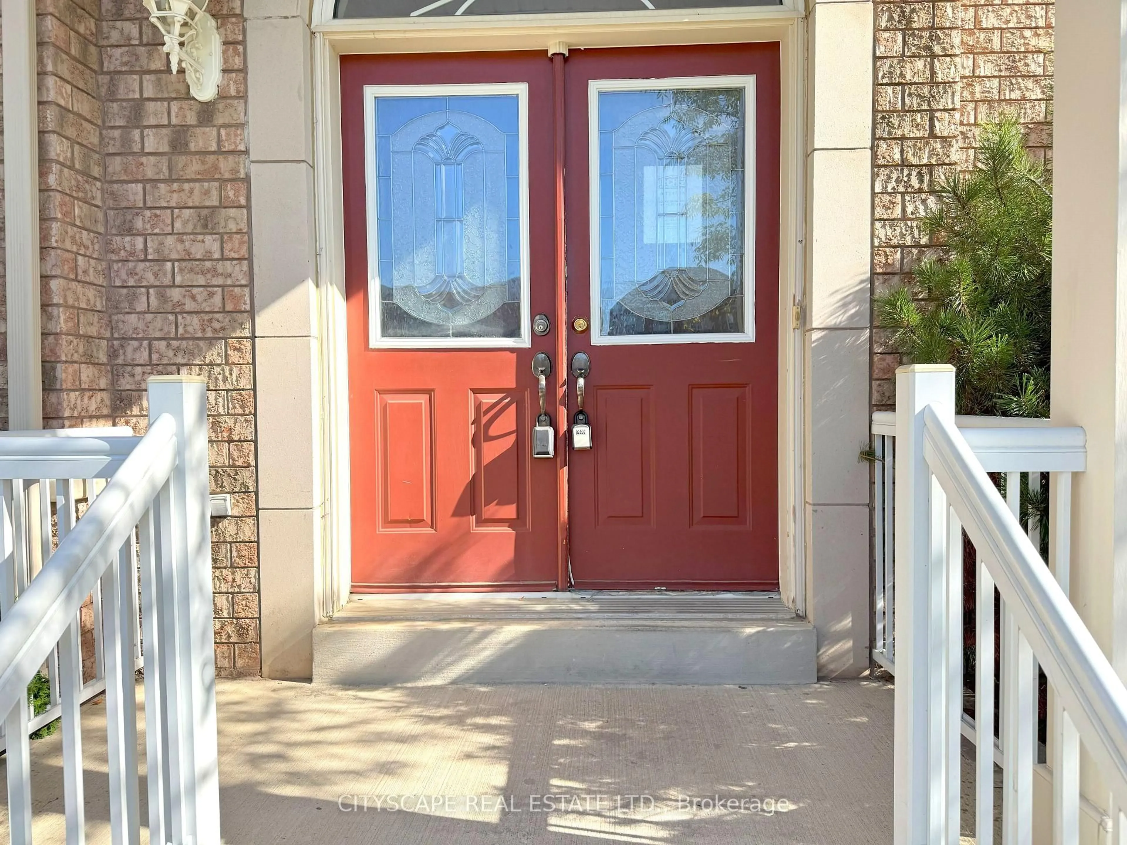Indoor entryway for 23 Brentcliff Dr, Brampton Ontario L7A 5E8