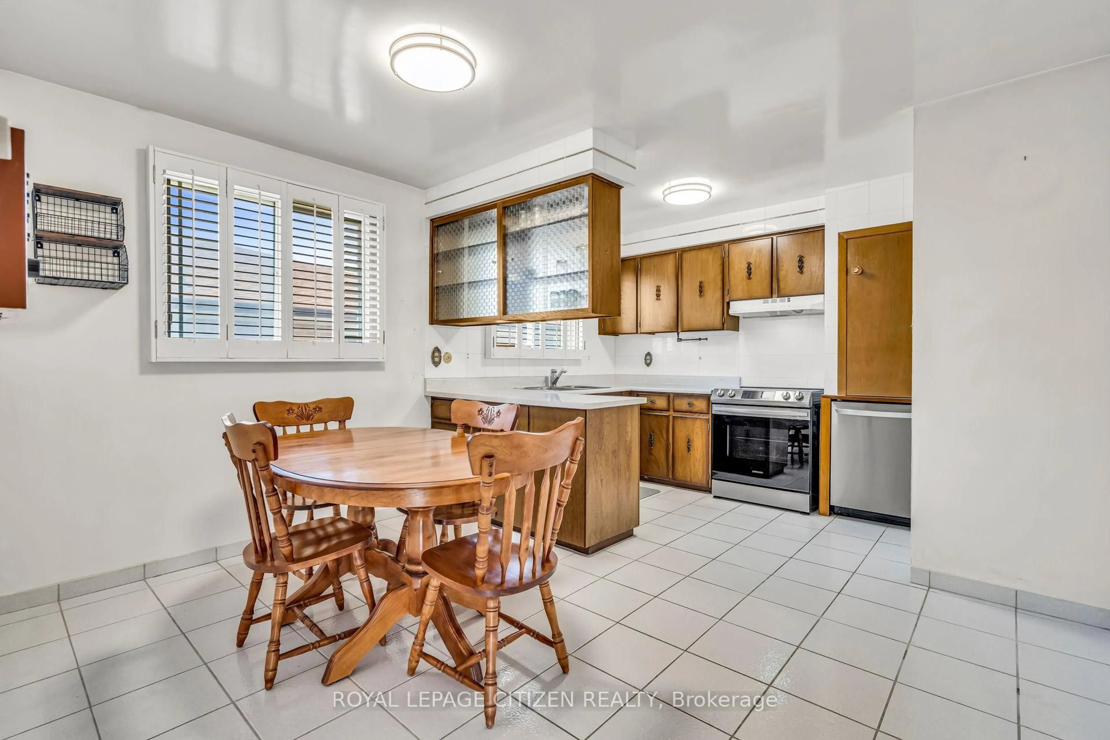 Standard kitchen, ceramic/tile floor for 155 Milady Rd, Toronto Ontario M9L 2J1