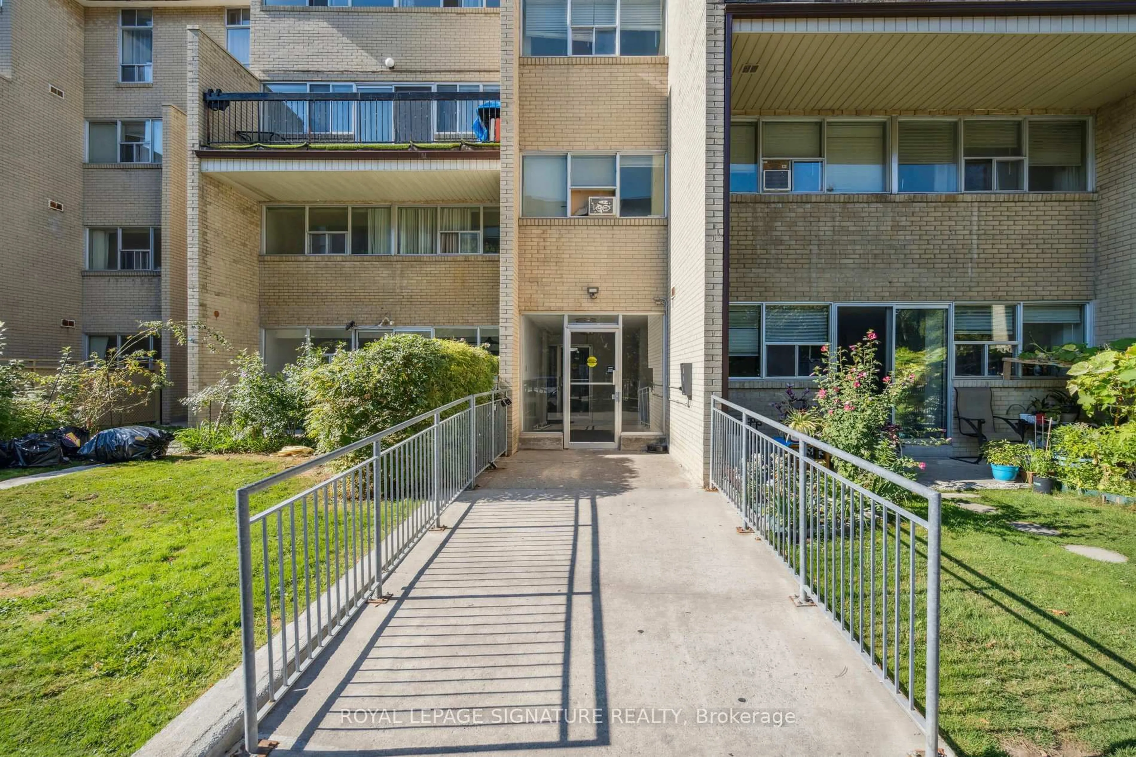 Unknown for 1624 Bloor St #51, Mississauga Ontario L4X 2S2