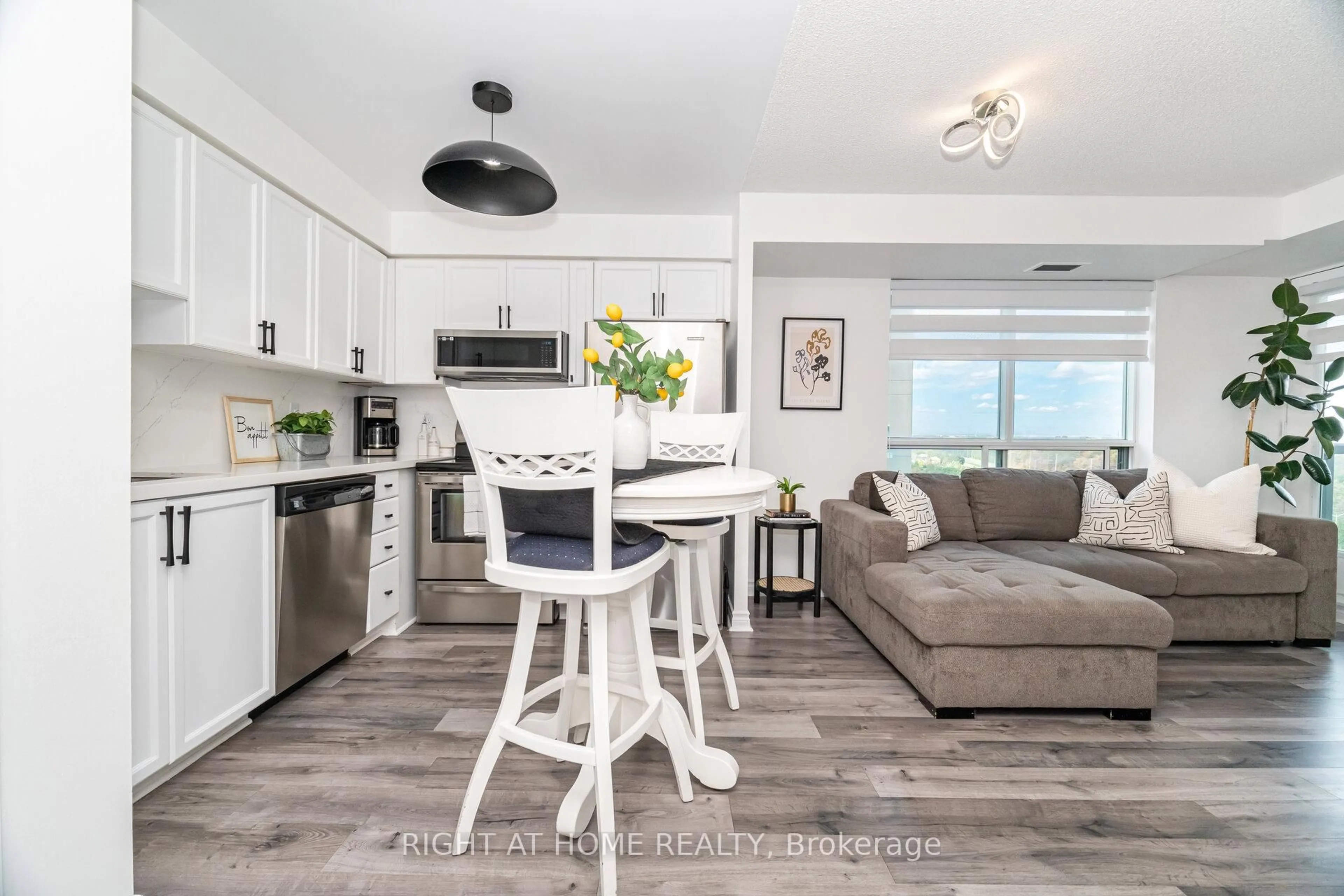Open concept kitchen, unknown for 2545 Erin Centre Blvd #1211, Mississauga Ontario L5M 6Z9