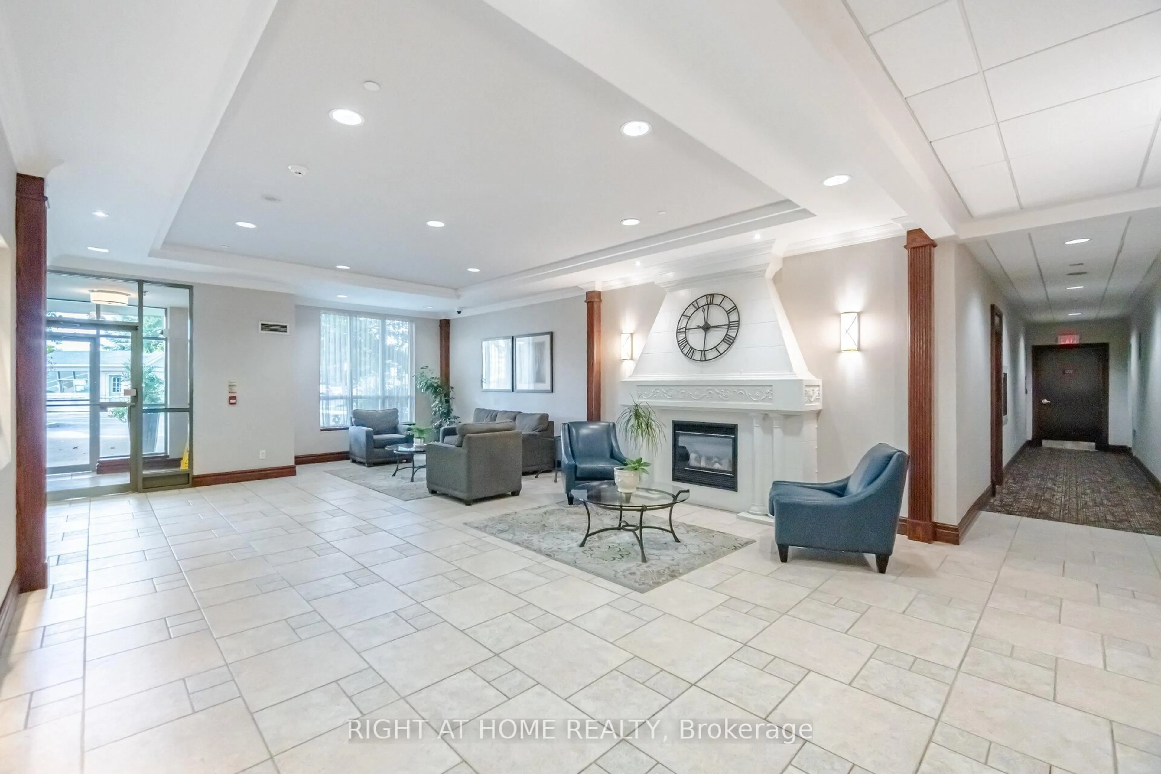 Lobby for 2545 Erin Centre Blvd #1211, Mississauga Ontario L5M 6Z9