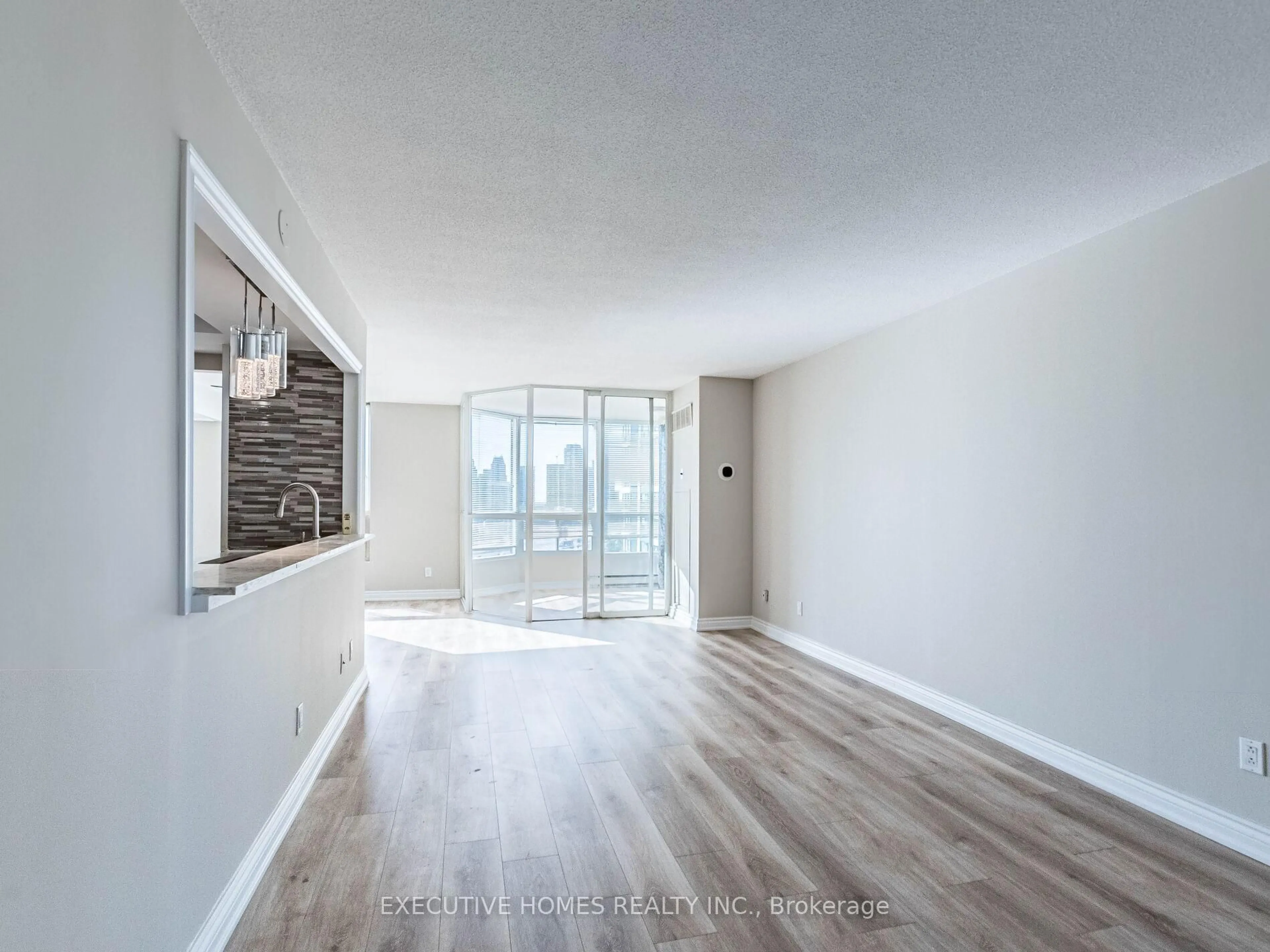 A pic of a room for 4450 Tucana Crt #1504, Mississauga Ontario L5R 3R4