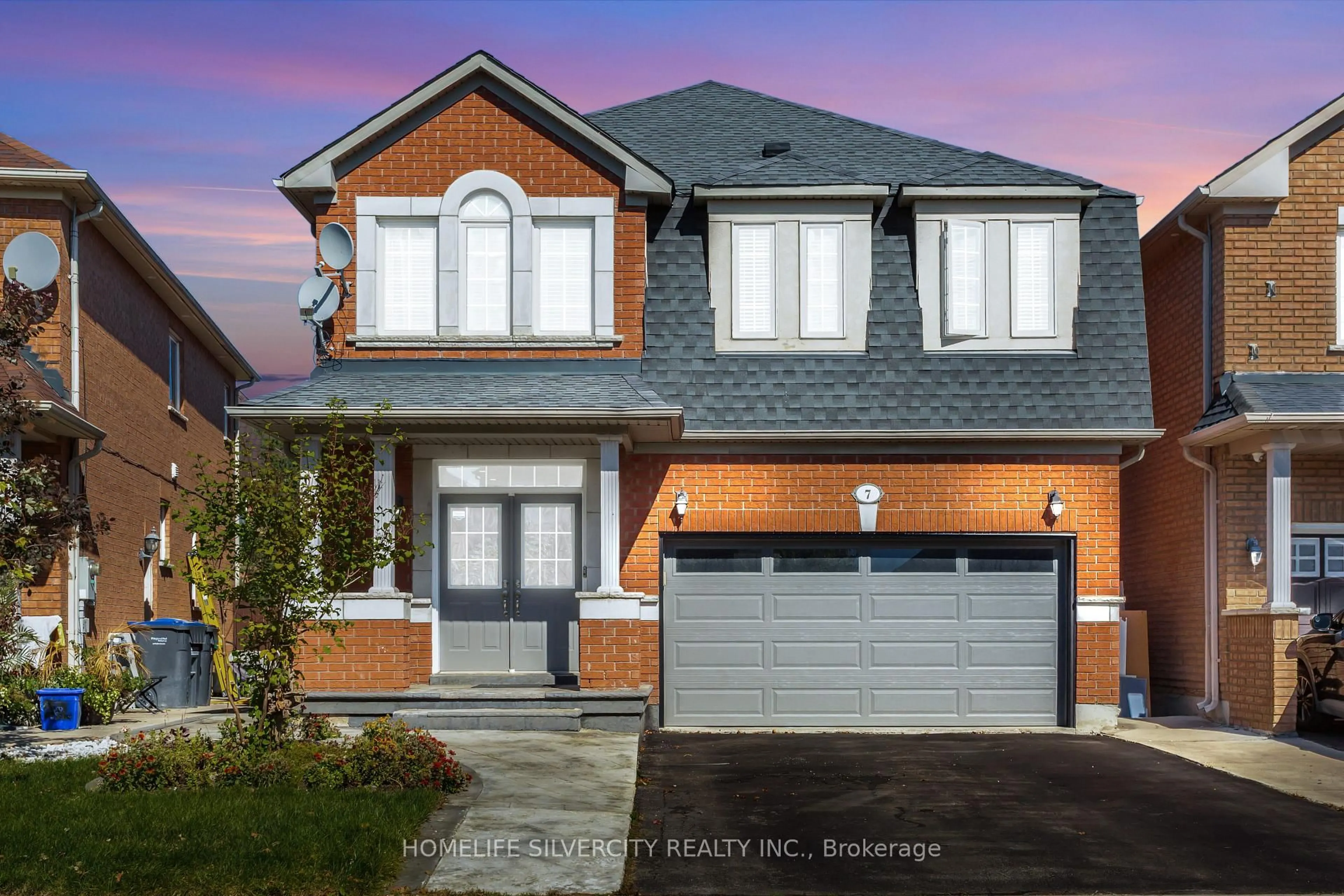 Home with brick exterior material, street for 7 Okanagan Dr, Brampton Ontario L6R 2X1