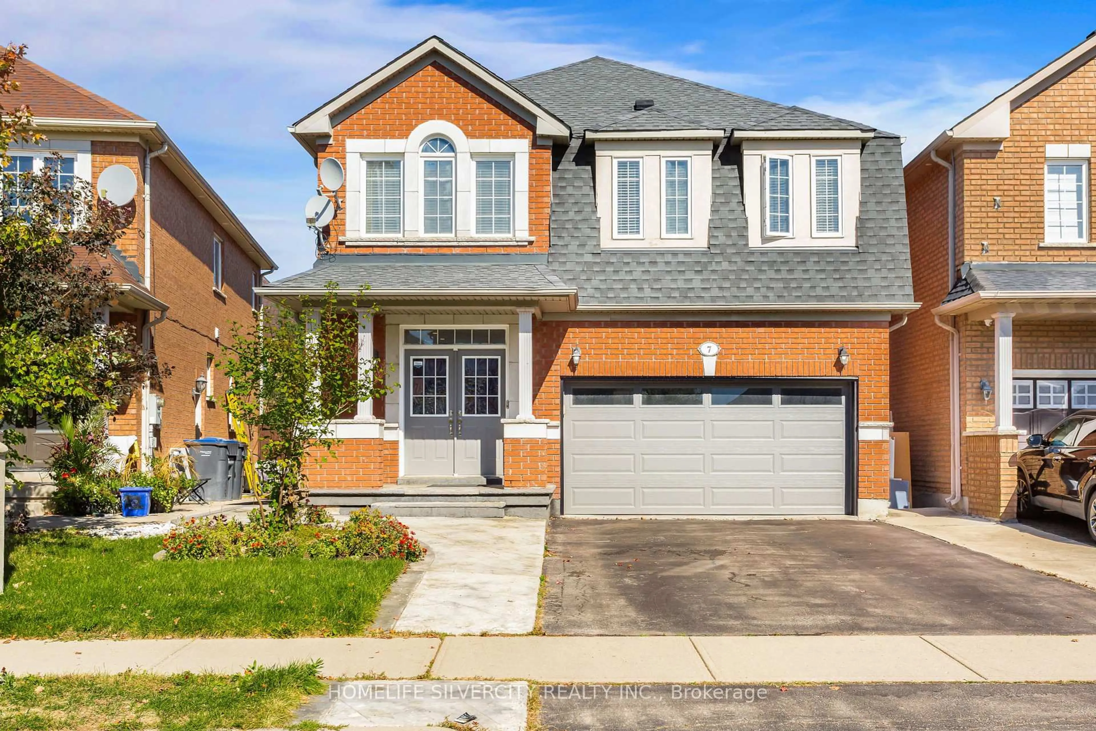 Home with brick exterior material, street for 7 Okanagan Dr, Brampton Ontario L6R 2X1
