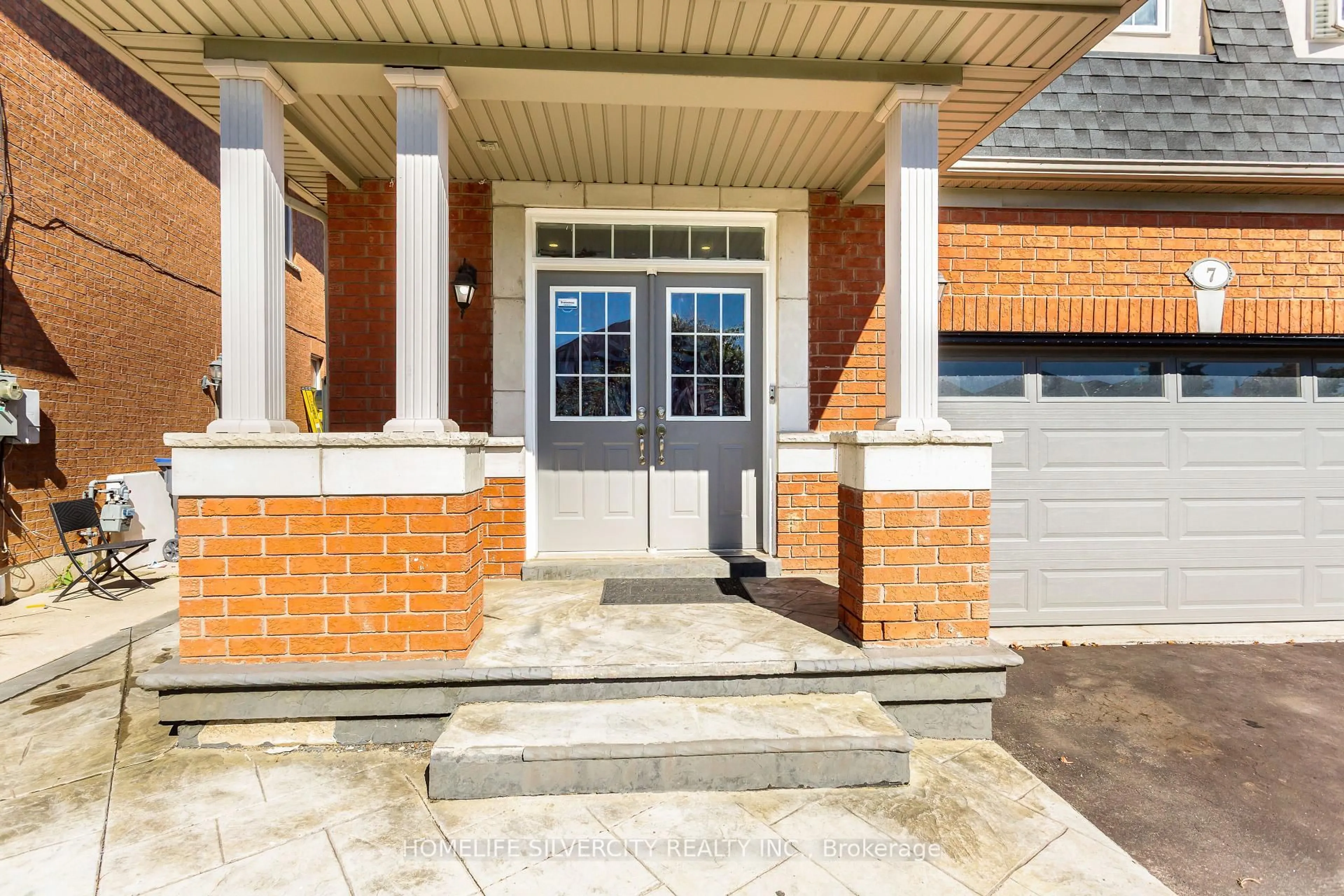 Home with brick exterior material, street for 7 Okanagan Dr, Brampton Ontario L6R 2X1