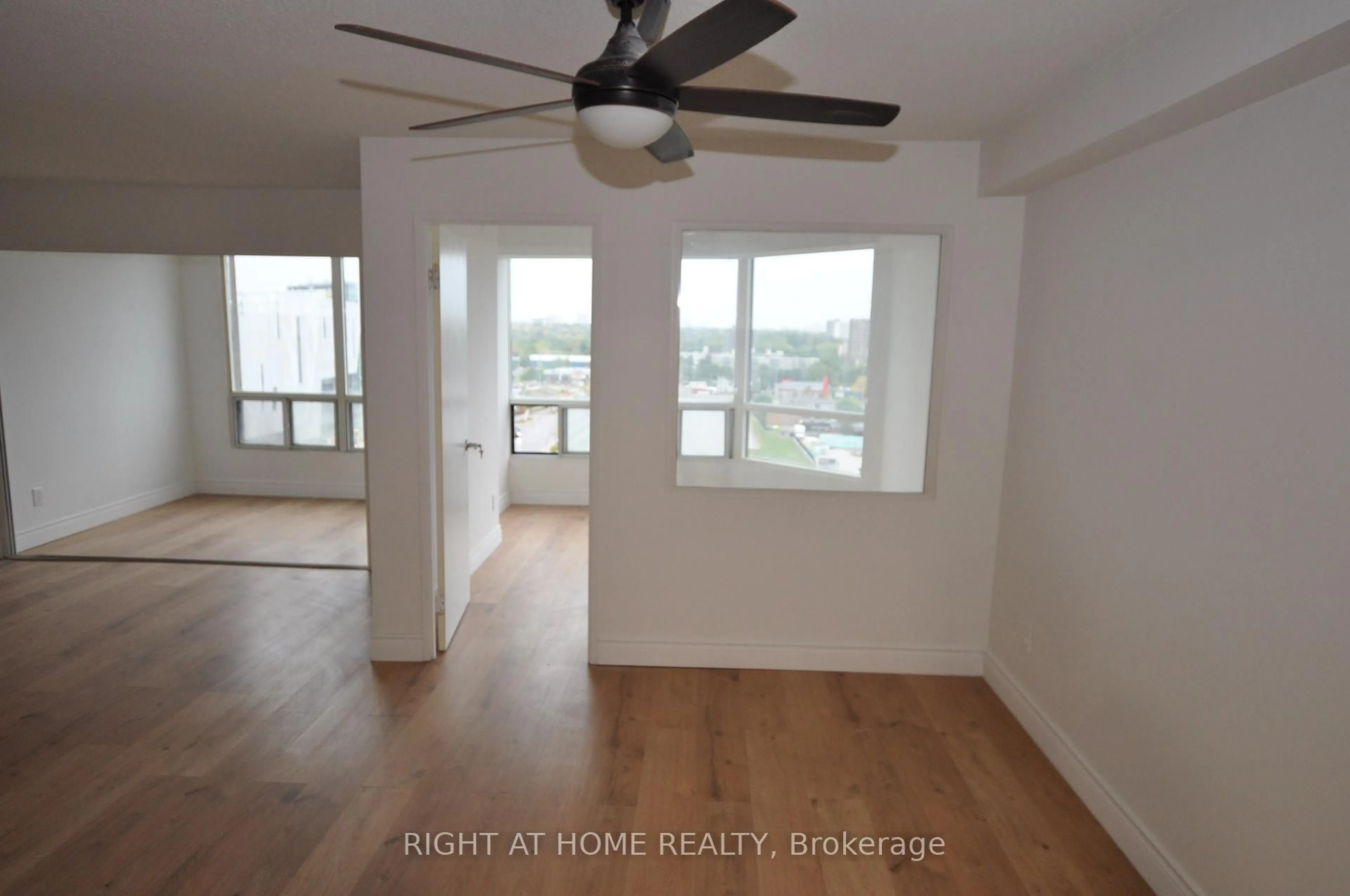 A pic of a room for 115 Hillcrest Ave #815, Mississauga Ontario L5B 3Y9