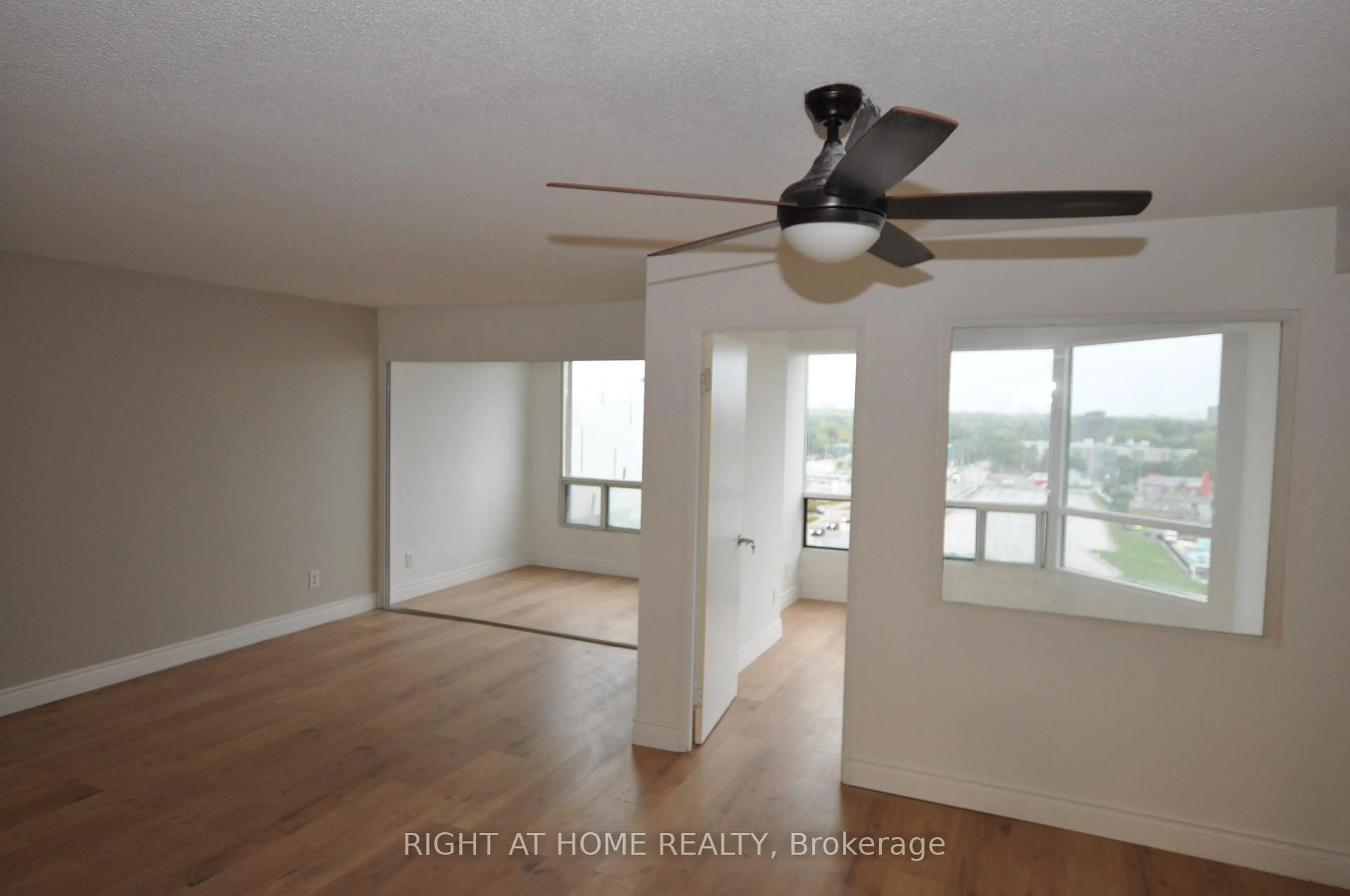 A pic of a room for 115 Hillcrest Ave #815, Mississauga Ontario L5B 3Y9
