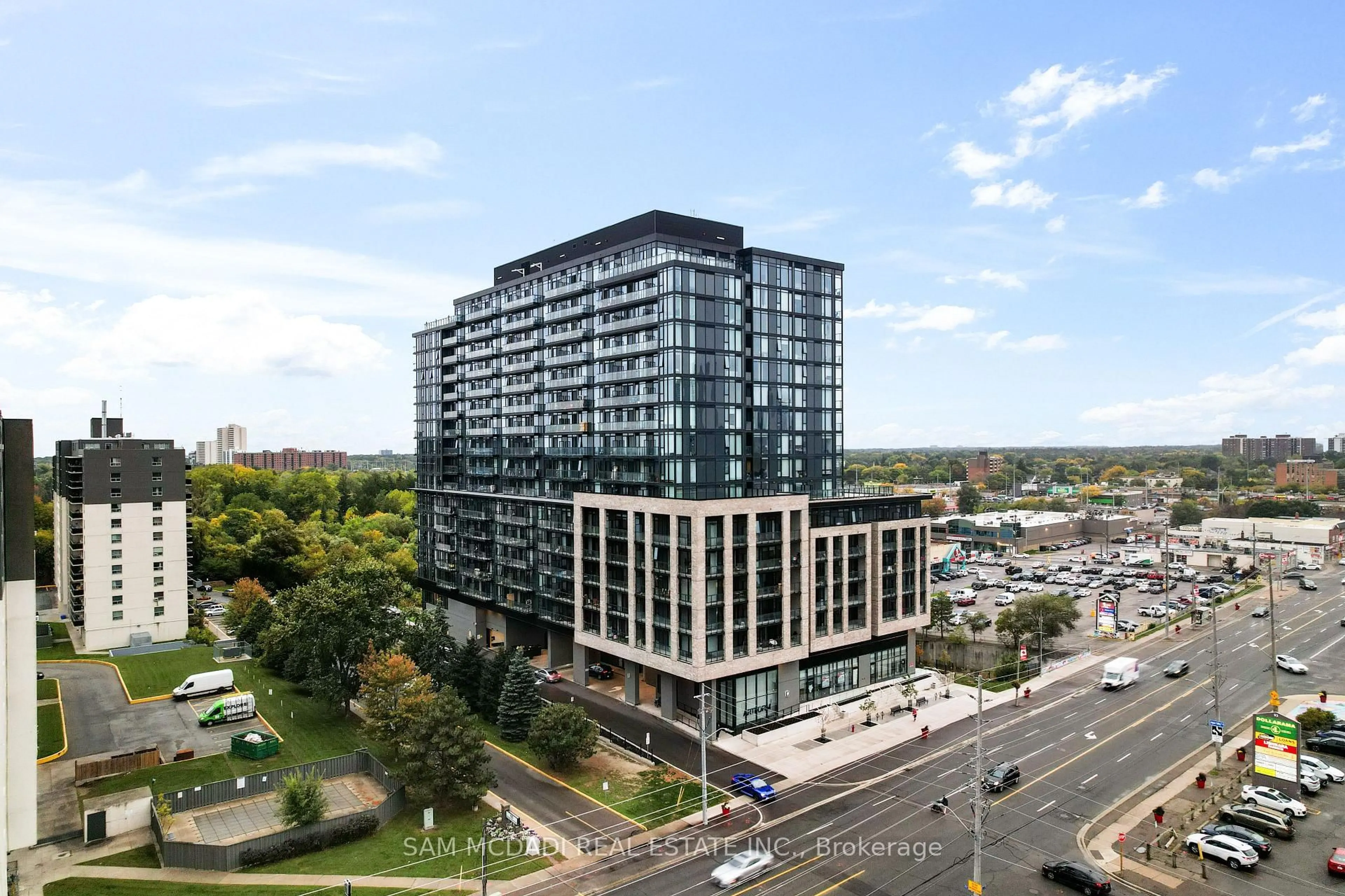A pic from outside/outdoor area/front of a property/back of a property/a pic from drone, city buildings view from balcony for 86 Dundas St #1513, Mississauga Ontario L5A 0B1