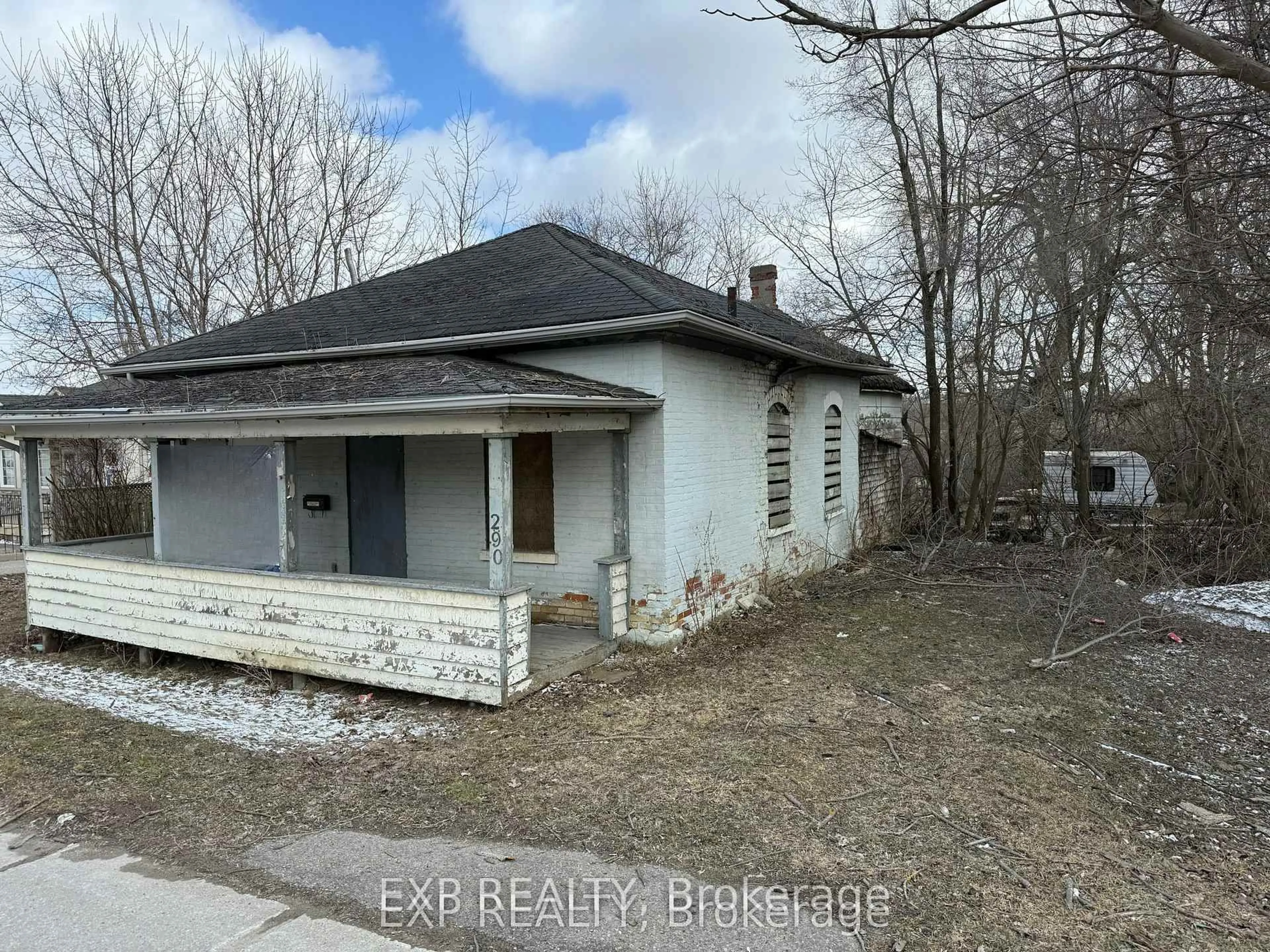 Shed for 290 Broadway, Orangeville Ontario L9W 1L3
