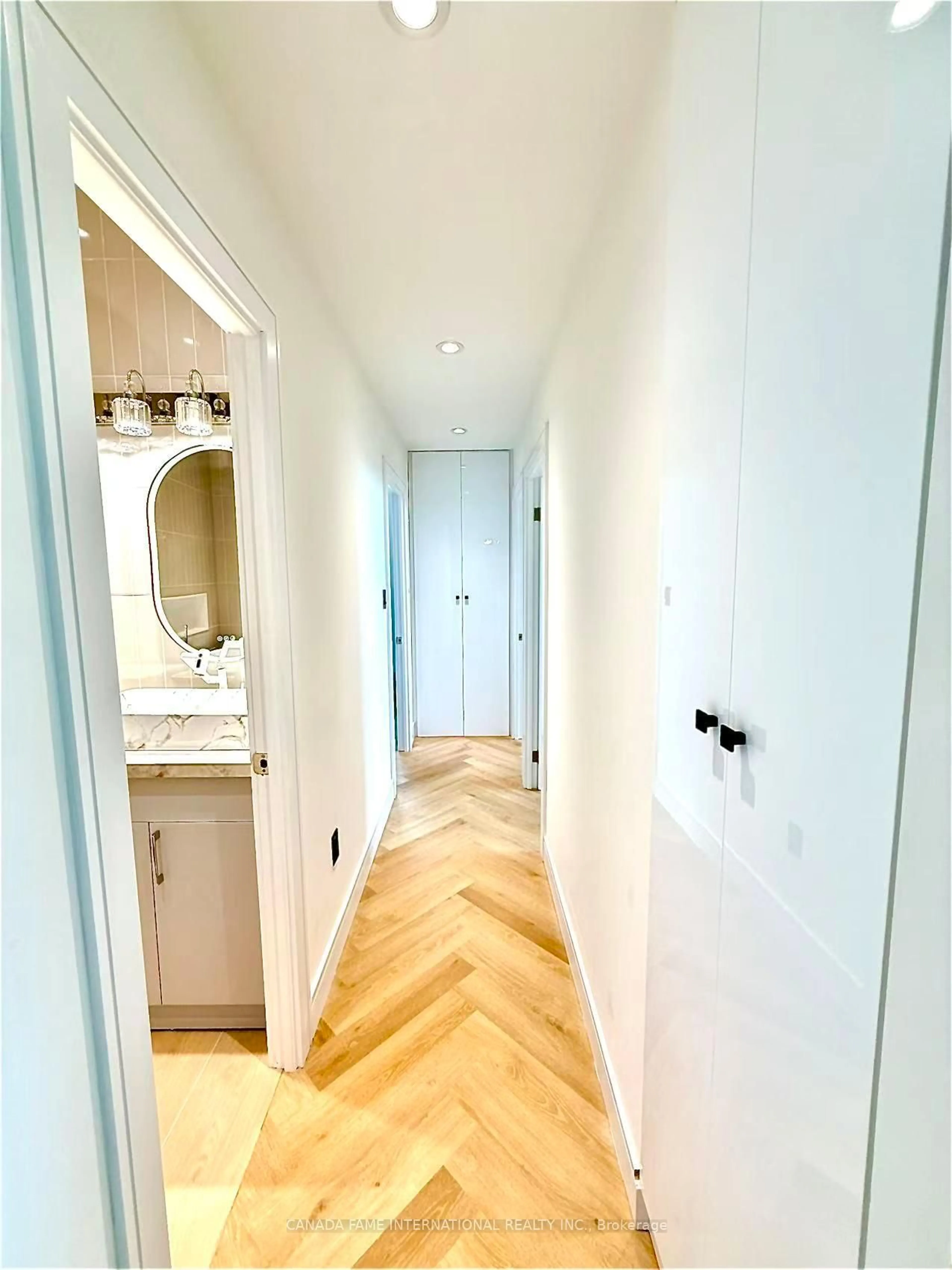 Indoor entryway for 330 Dixon Rd #ph04, Toronto Ontario M9R 1S9