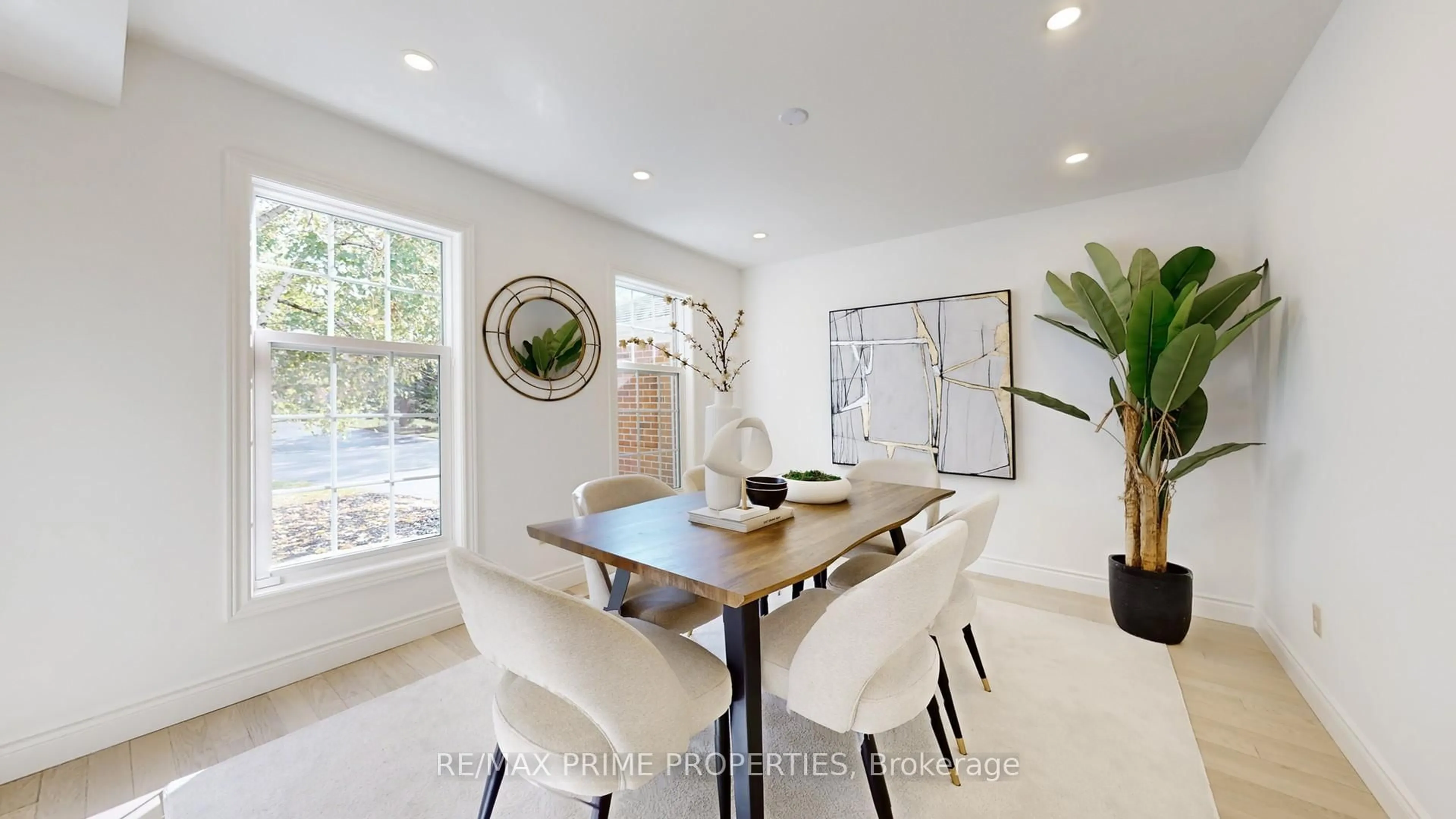 Dining room, ceramic/tile floor for 3064 Council Ring Rd, Mississauga Ontario L5L 1N8