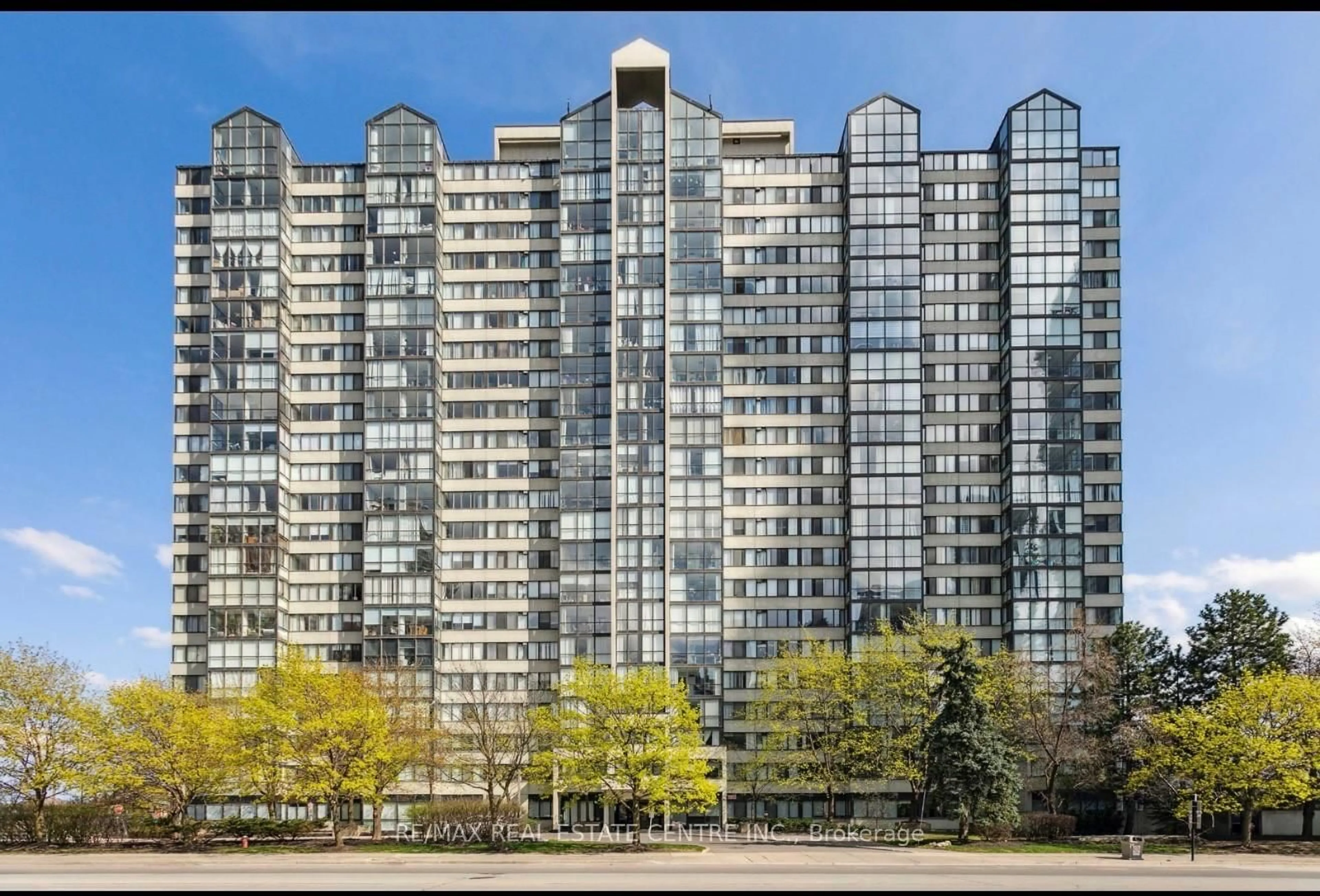 Unknown for 350 Webb Dr #411, Mississauga Ontario L5B 3W4