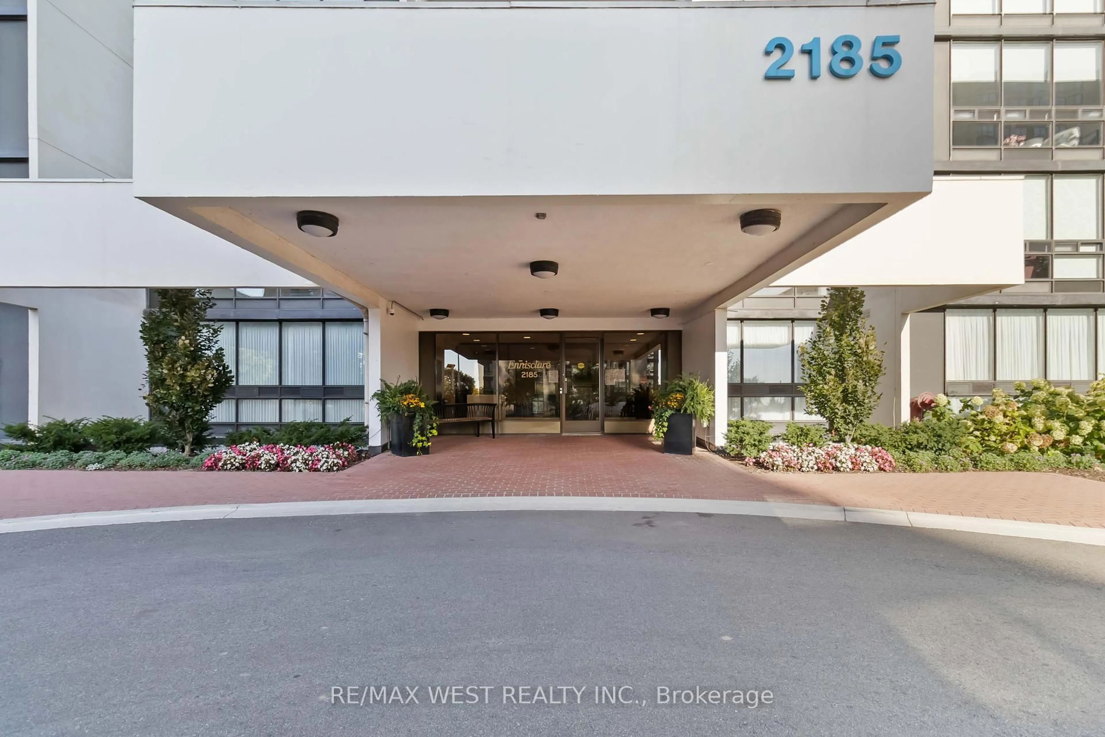 Unknown for 2185 Marine Dr #1108, Oakville Ontario L6L 5L6