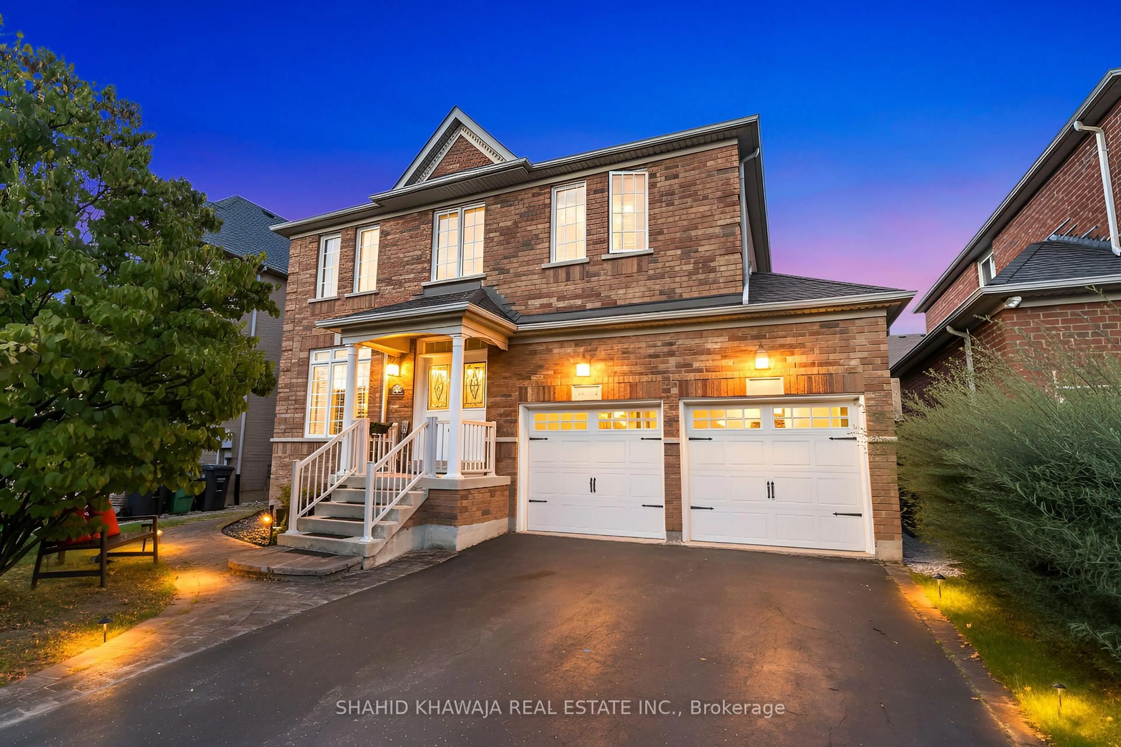 Home with brick exterior material, street for 4813 St. Martin Mews, Mississauga Ontario L5M 7K1