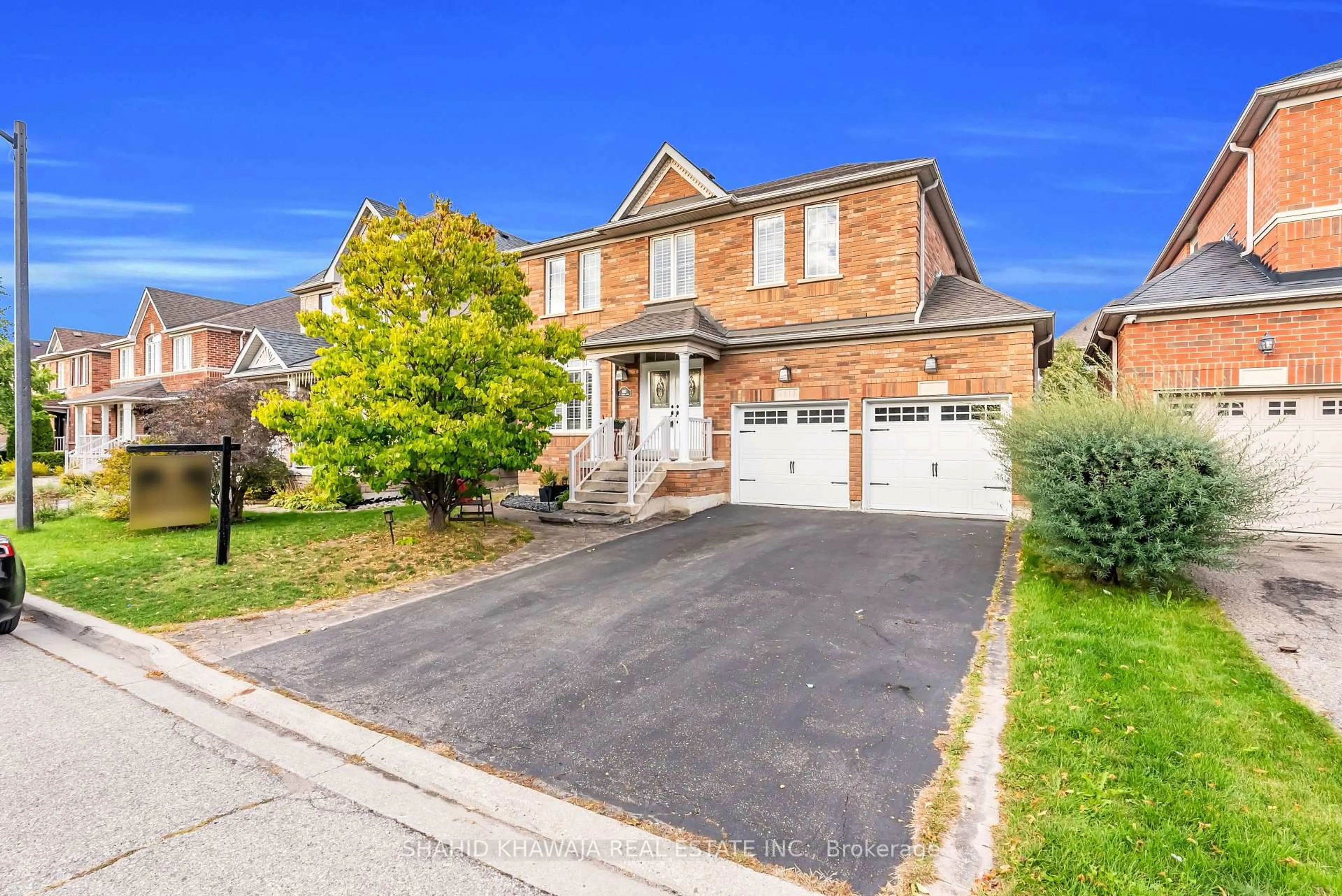 Home with brick exterior material, street for 4813 St. Martin Mews, Mississauga Ontario L5M 7K1
