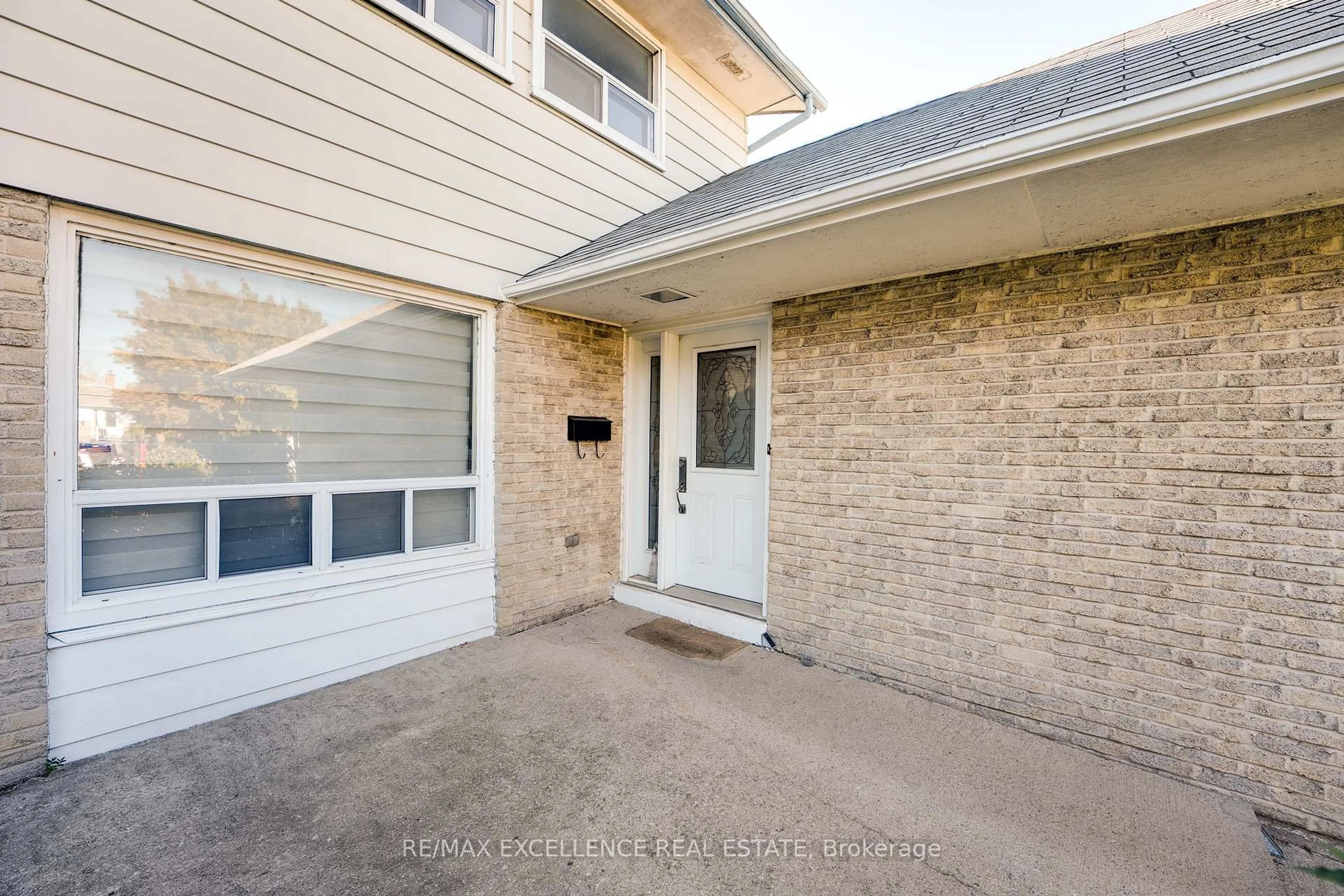 Unknown for 7556 Wildfern Dr, Mississauga Ontario L4T 3P6
