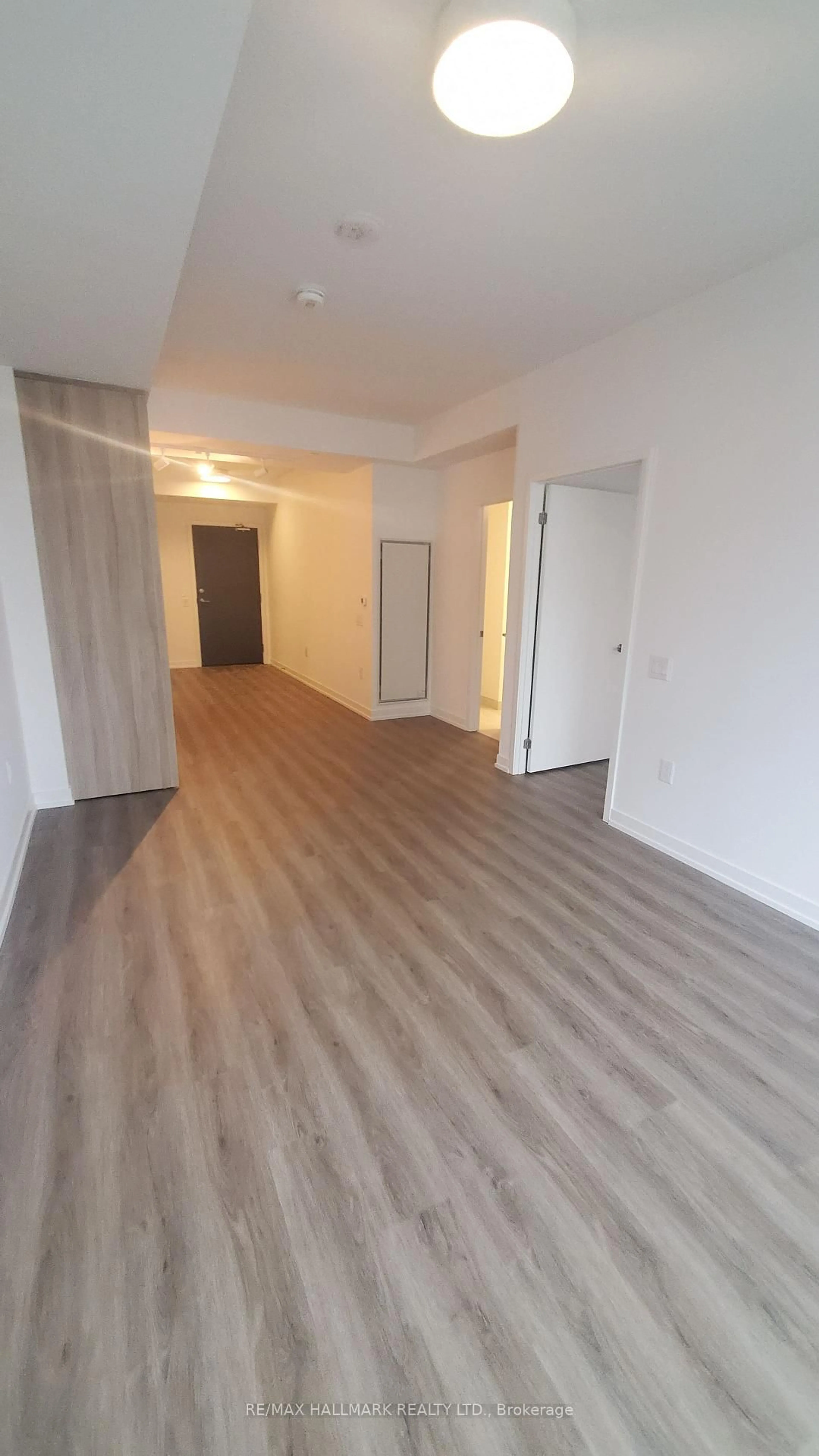 A pic of a room for 2485 Eglinton Ave #808, Mississauga Ontario L5M 2T1
