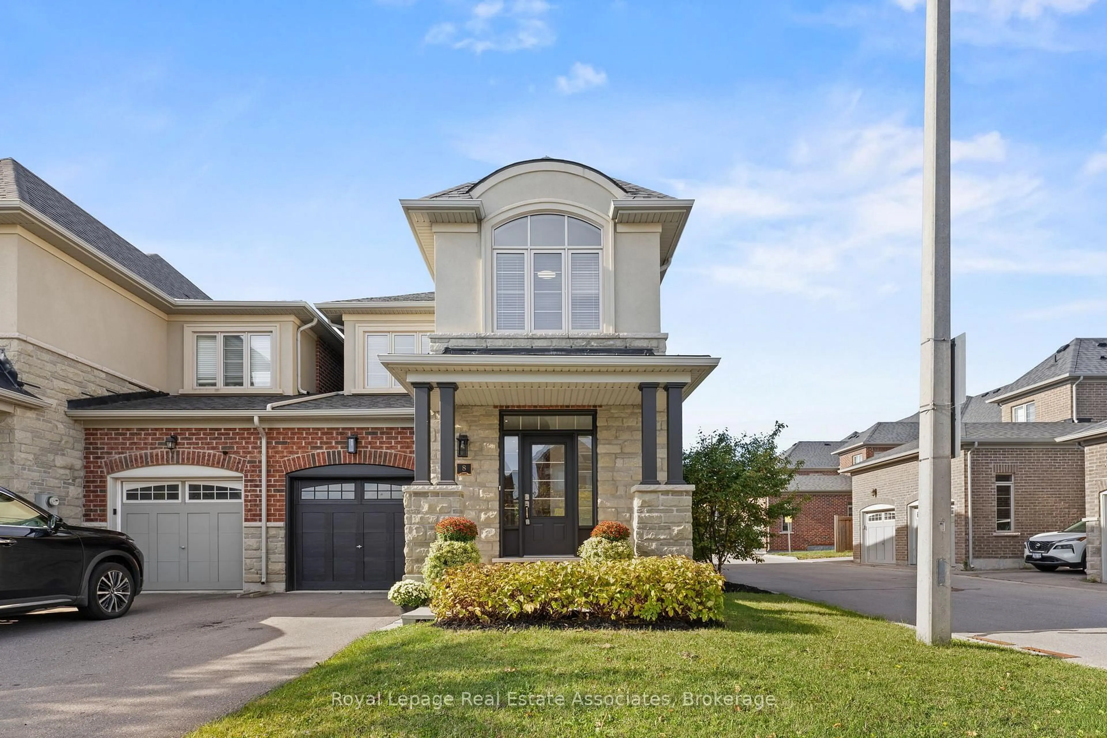 Home with brick exterior material, street for 8 Sierra Cres, Halton Hills Ontario L7G 0L9
