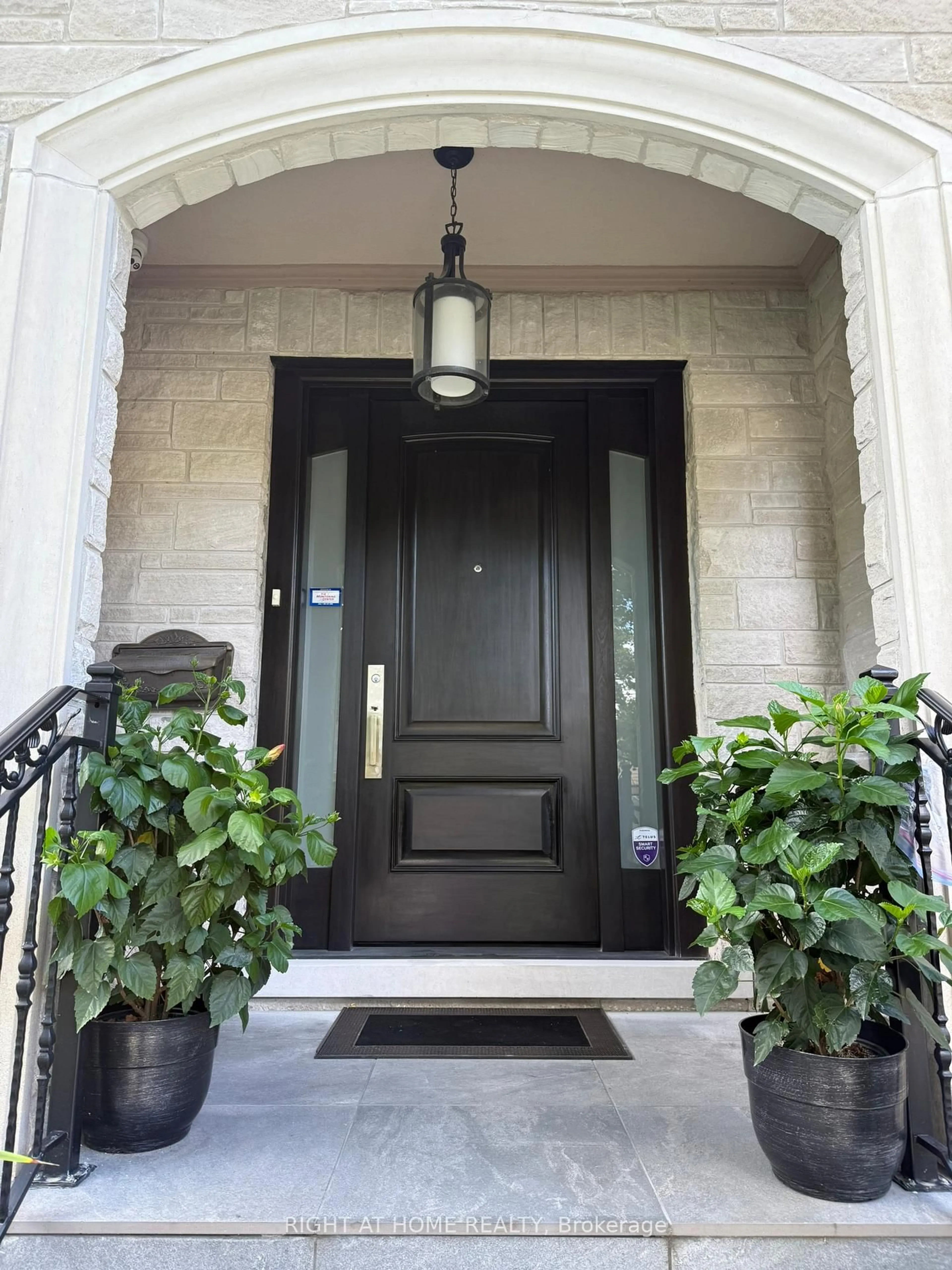 Indoor entryway for 6 Burnelm Dr, Toronto Ontario M9B 4N3