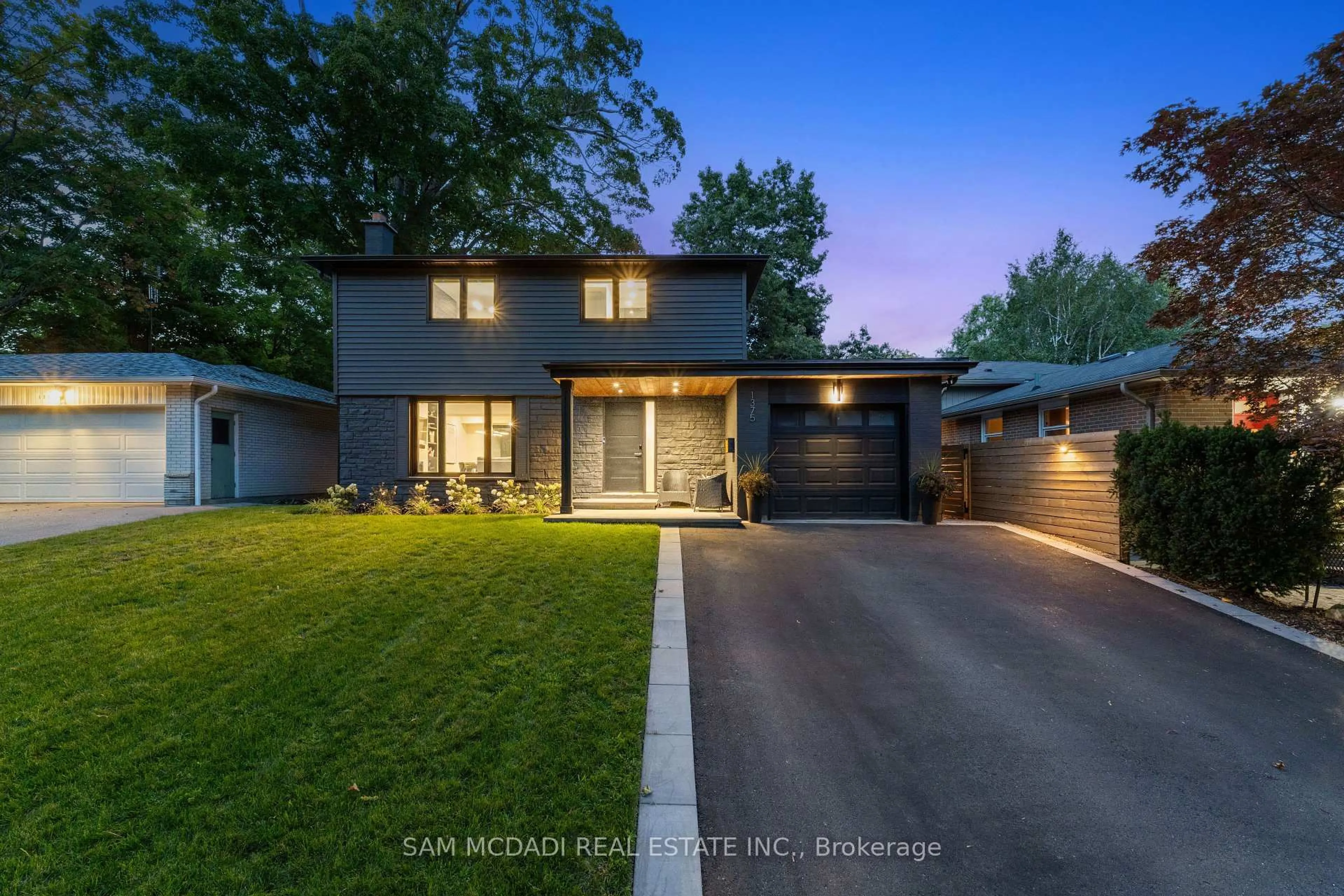 Home with brick exterior material, street for 1375 Everall Rd, Mississauga Ontario L5J 3L6
