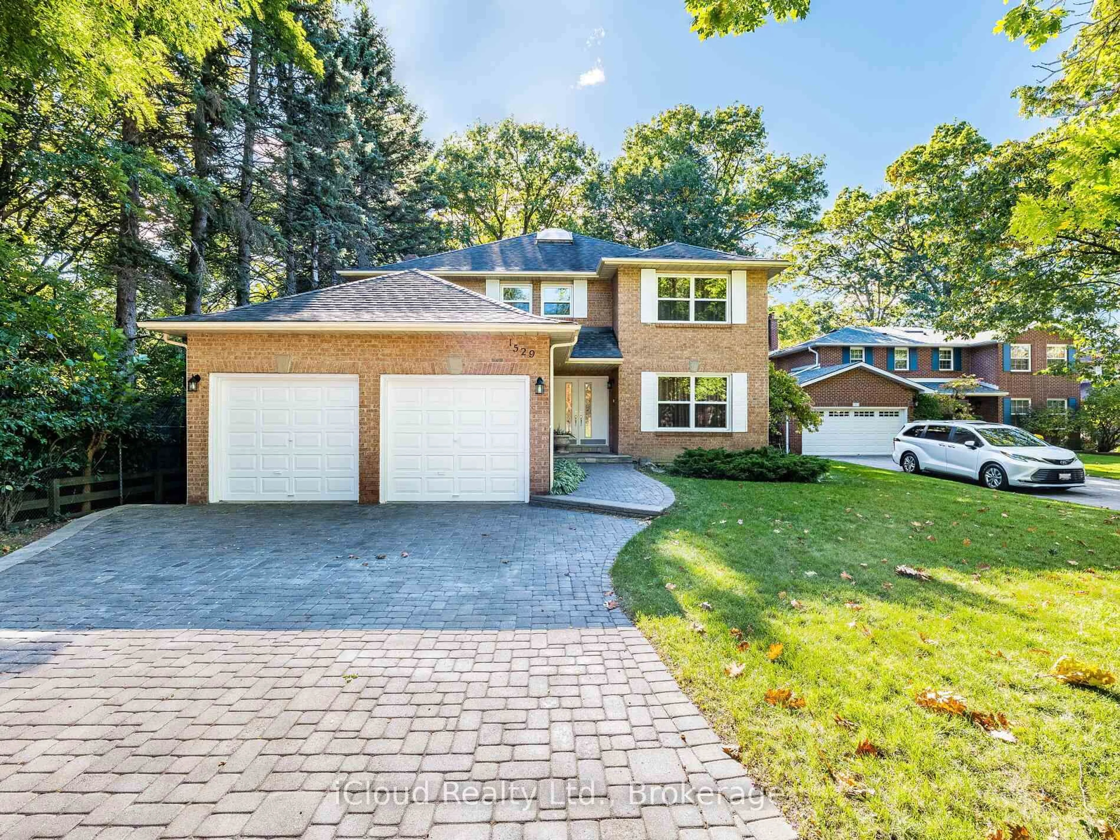 Home with brick exterior material, street for 1529 Ballyclare Dr, Mississauga Ontario L5C 1J4