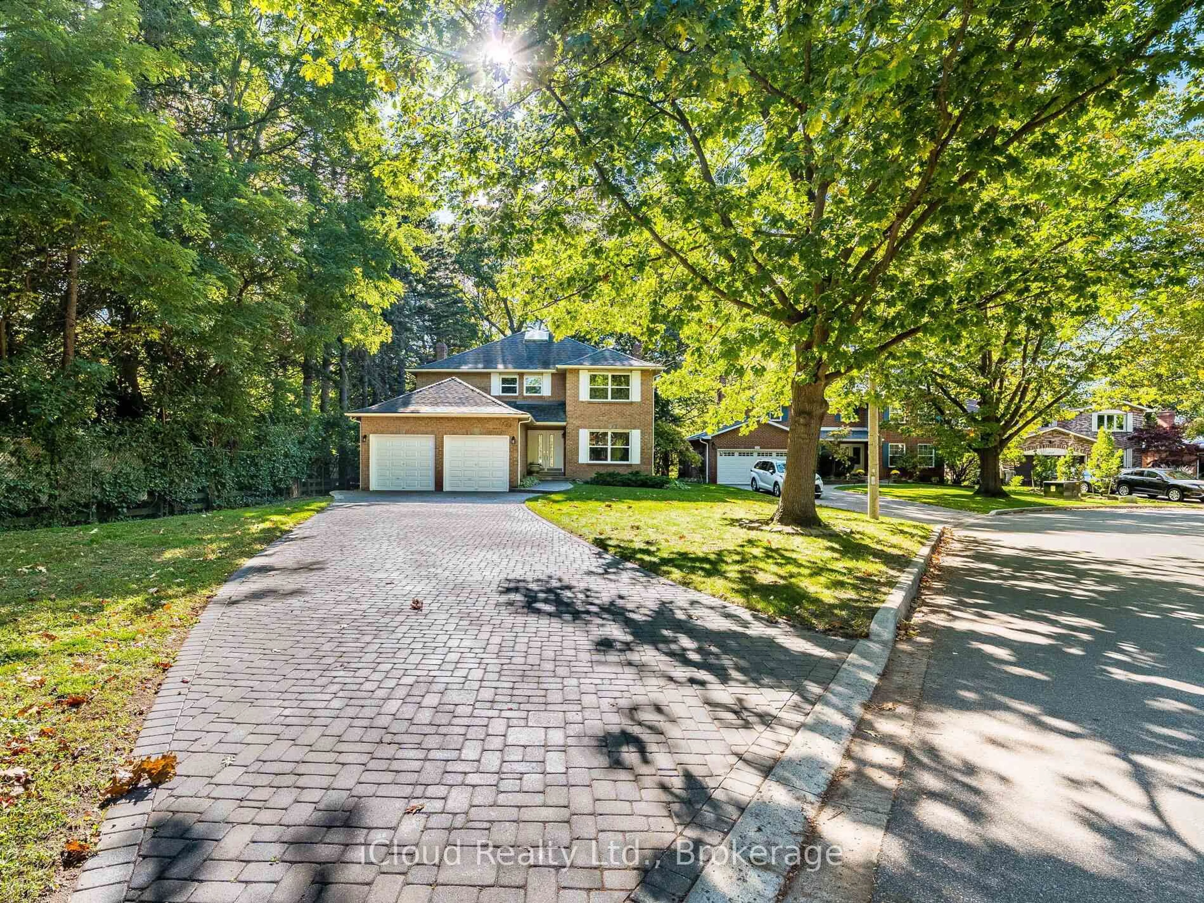 Home with brick exterior material, street for 1529 Ballyclare Dr, Mississauga Ontario L5C 1J4