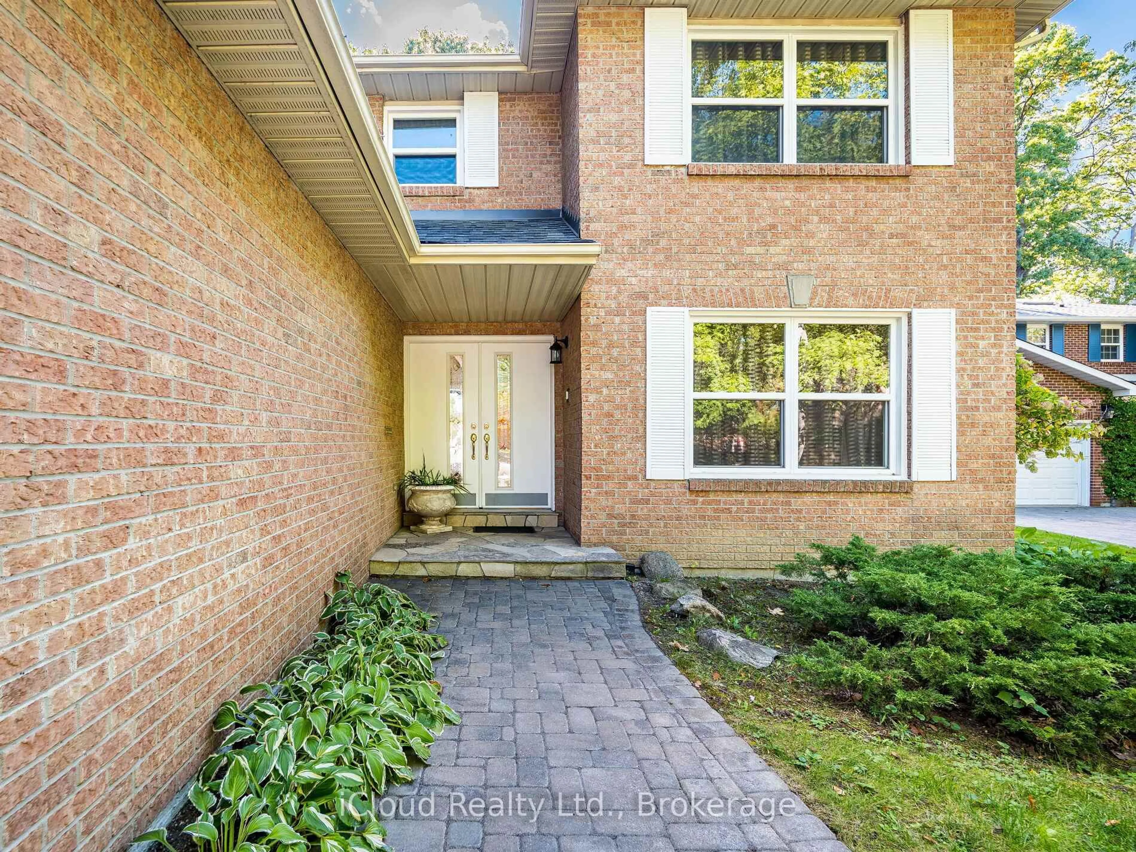 Home with brick exterior material, street for 1529 Ballyclare Dr, Mississauga Ontario L5C 1J4