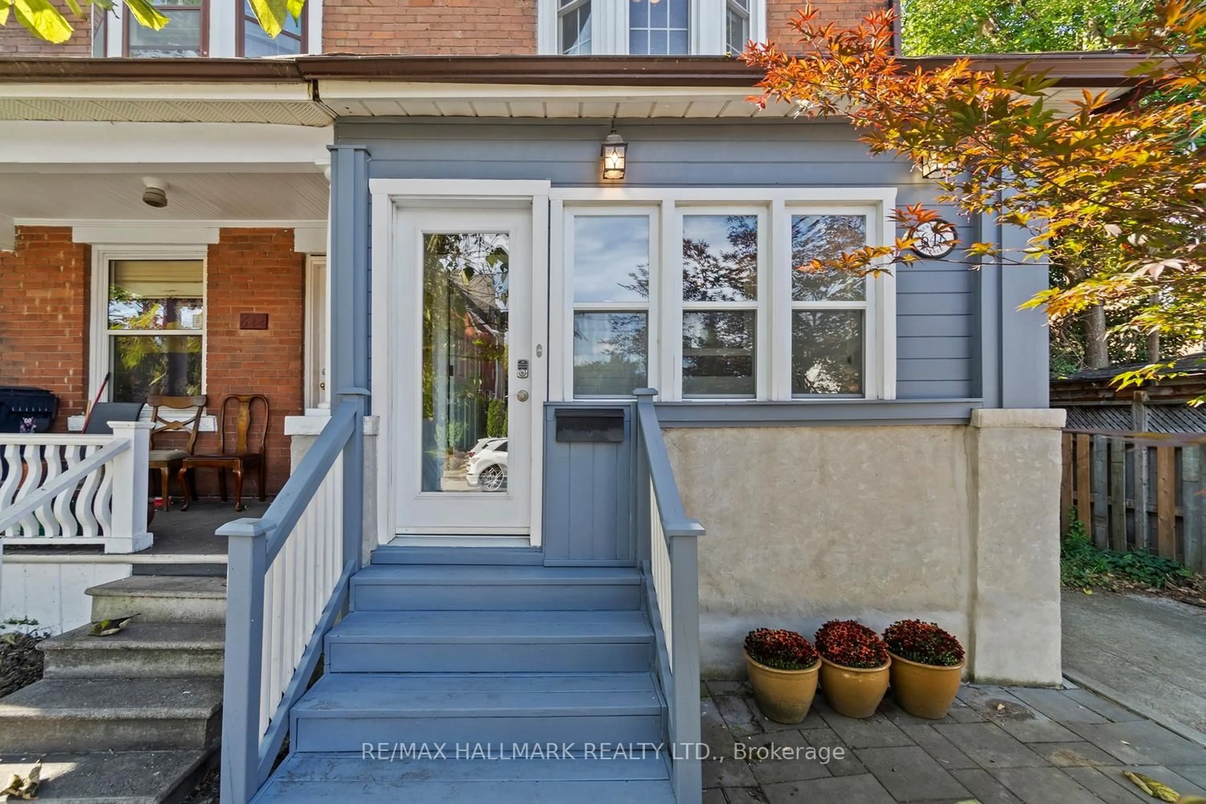 Indoor entryway for 646 Beresford Ave, Toronto Ontario M6S 3C3