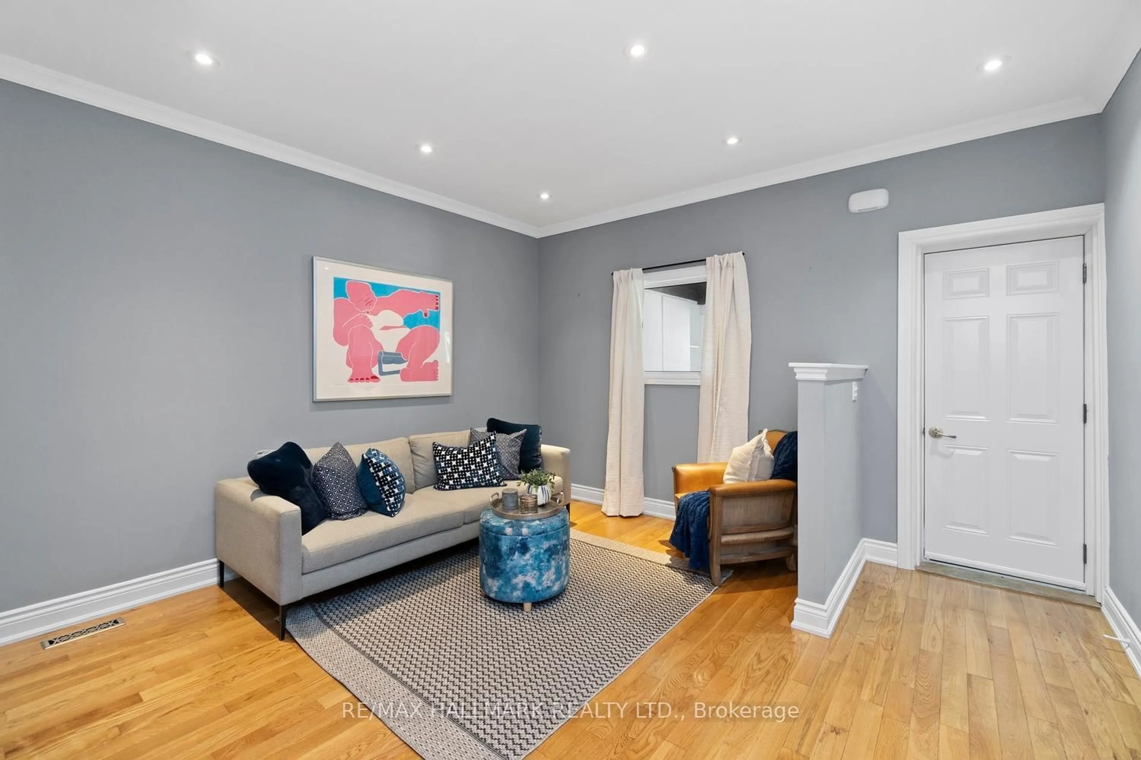 Living room with furniture, unknown for 646 Beresford Ave, Toronto Ontario M6S 3C3