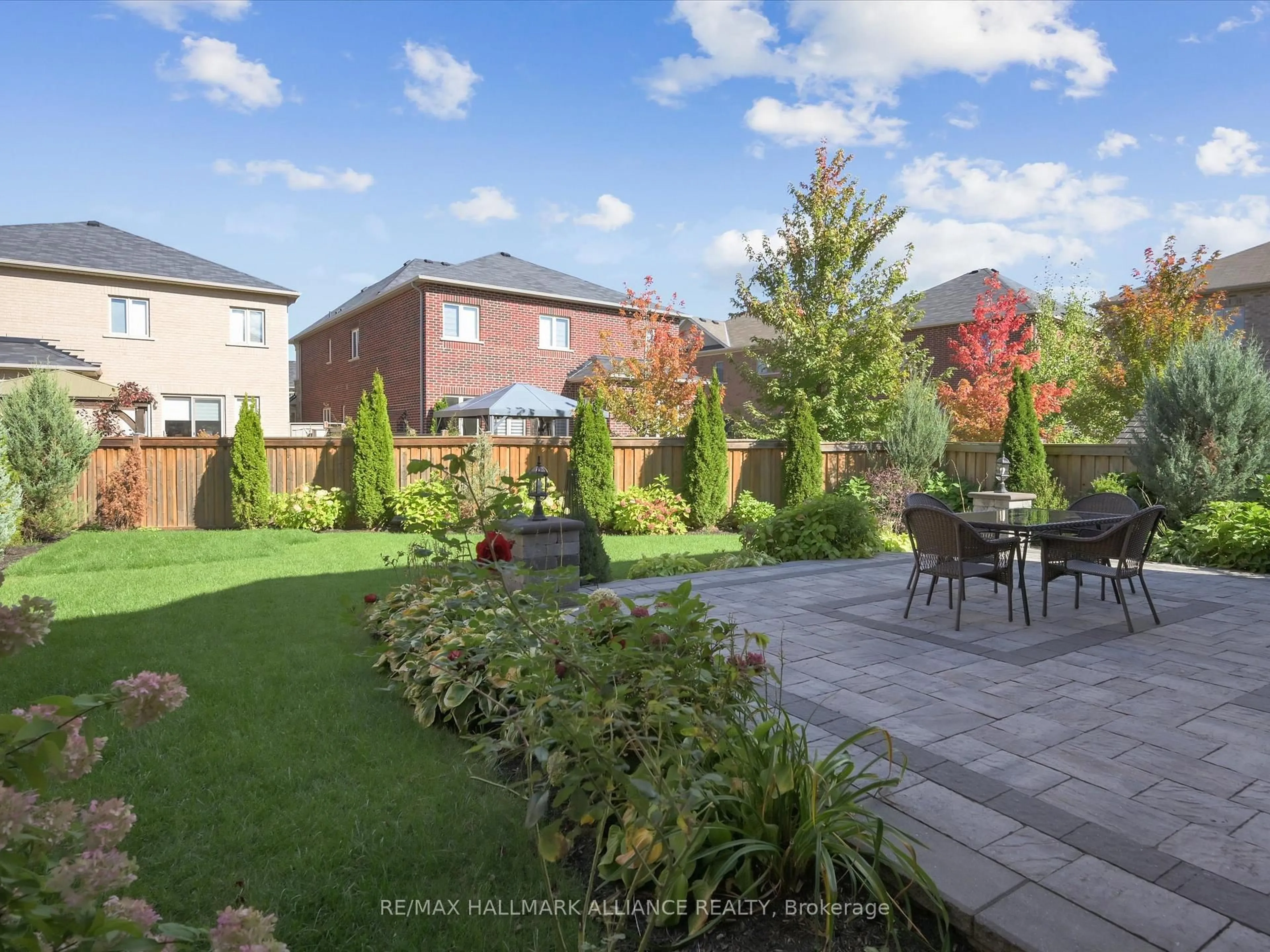 Patio, street for 3340 Meadow Marsh Cres, Oakville Ontario L6H 0T5