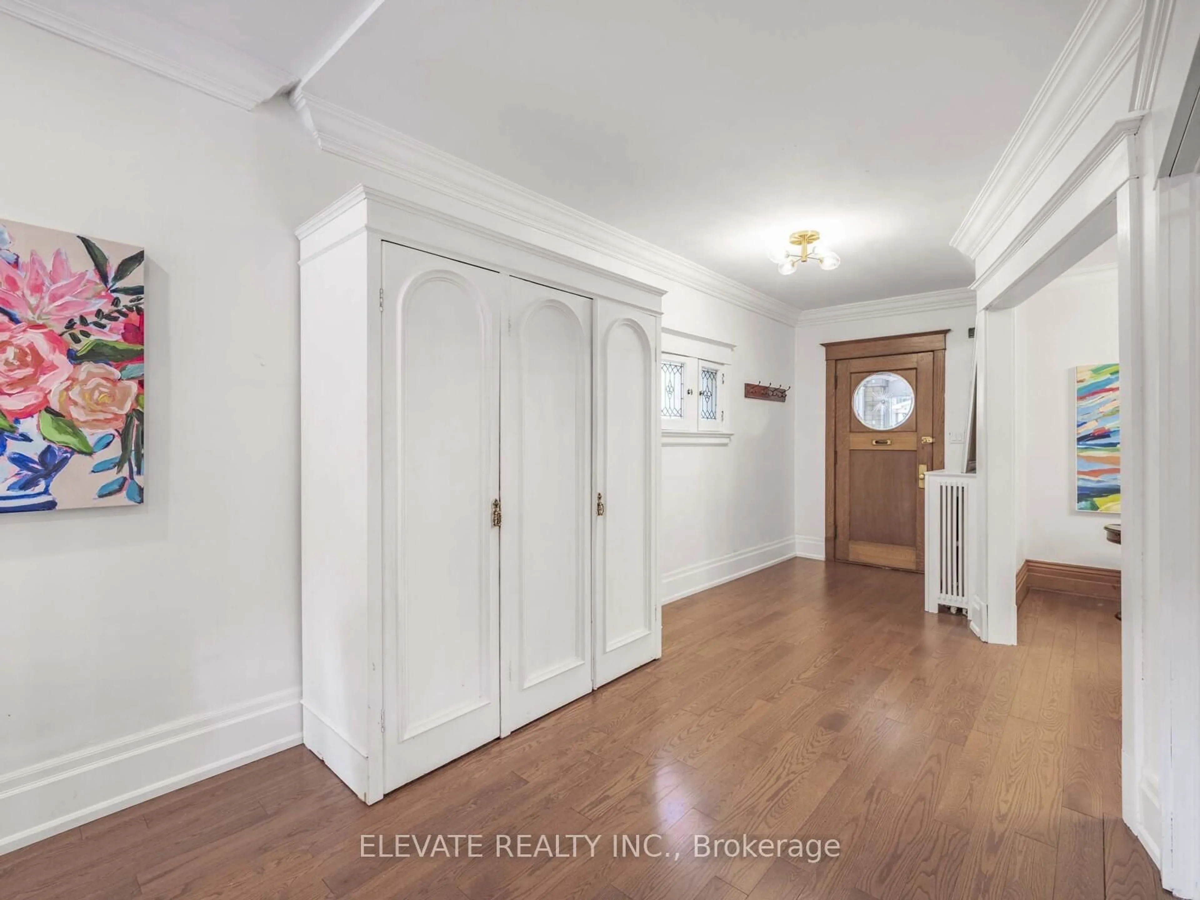 Indoor entryway for 127 Westminster Ave, Toronto Ontario M6R 1N6